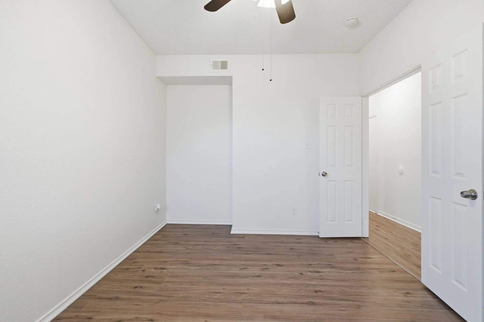 Single Family Residence For Sale in Tarrant County , 7840 Clover Leaf Drive, North Richland Hills, Texas 76182, 4 Bedroom, 3 Bathroom, 2 Garage spaces, 3,405 Sqft, built in 1990, mls#21318346, Real Estate Agent in North Richland Hills, Homes For Sale in Tarrant county, Homes For Sale in North Richland Hills, Realtor in North Richland Hills Texas, Real Estate Brokerage Independent Realty Texas, Luminita Cordes Realtor
