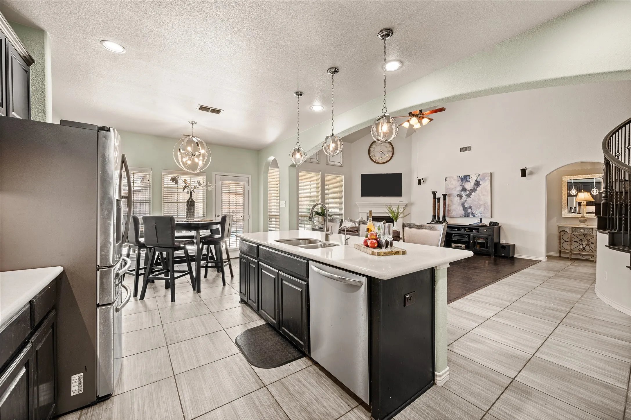 Single Family Residence For Sale in Tarrant County , 11809 Indian Pony Way, Fort Worth, Texas 76244, 4 Bedroom, 4 Bathroom, 2 Garage spaces, 3,356 Sqft, built in 2011, mls#21336120, Real Estate Agent in Fort Worth, Homes For Sale in Tarrant county, Homes For Sale in Fort Worth, Realtor in Fort Worth Texas, Real Estate Brokerage Independent Realty Texas, Luminita Cordes Realtor