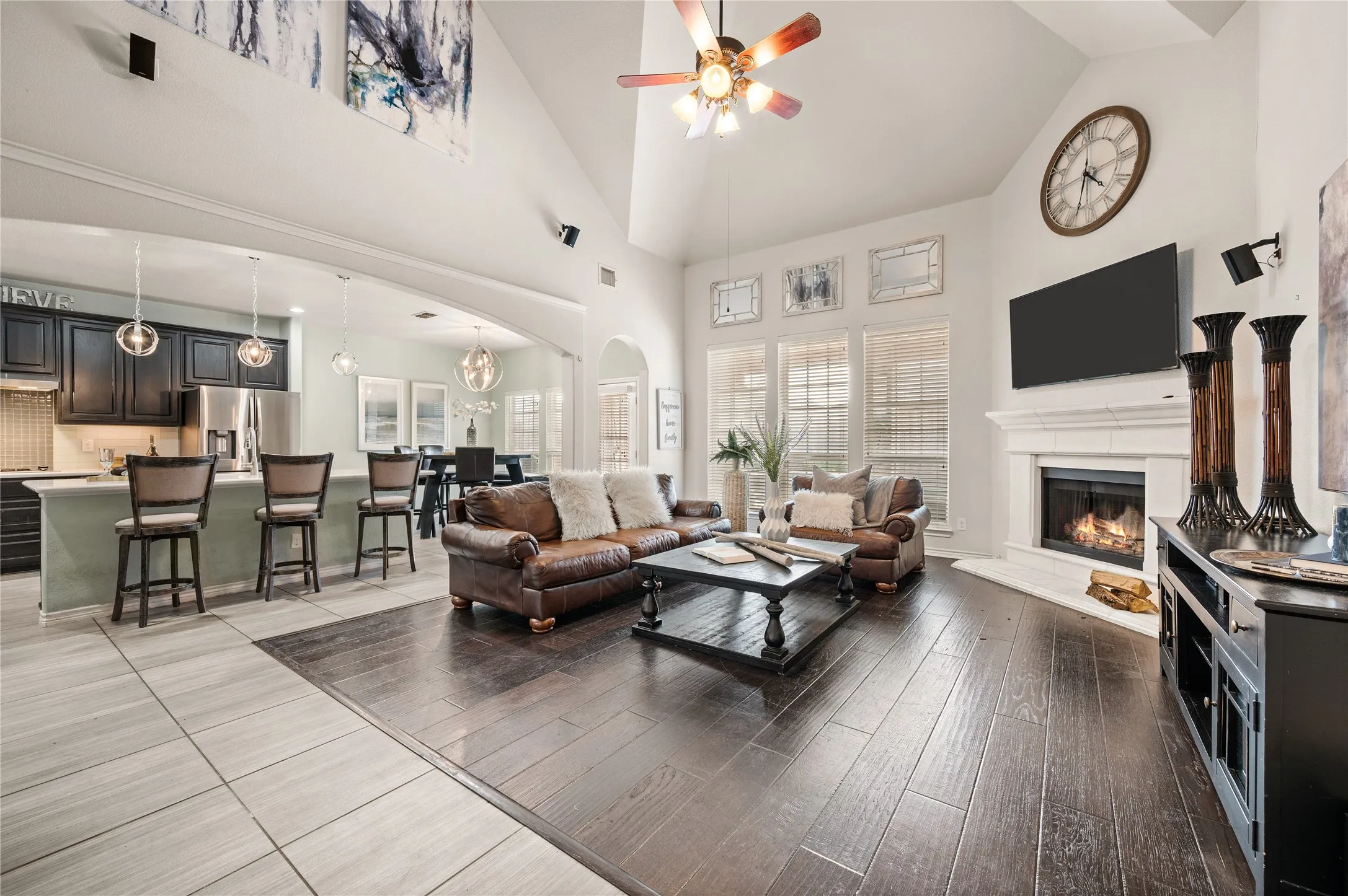 Single Family Residence For Sale in Tarrant County , 11809 Indian Pony Way, Fort Worth, Texas 76244, 4 Bedroom, 4 Bathroom, 2 Garage spaces, 3,356 Sqft, built in 2011, mls#21336120, Real Estate Agent in Fort Worth, Homes For Sale in Tarrant county, Homes For Sale in Fort Worth, Realtor in Fort Worth Texas, Real Estate Brokerage Independent Realty Texas, Luminita Cordes Realtor