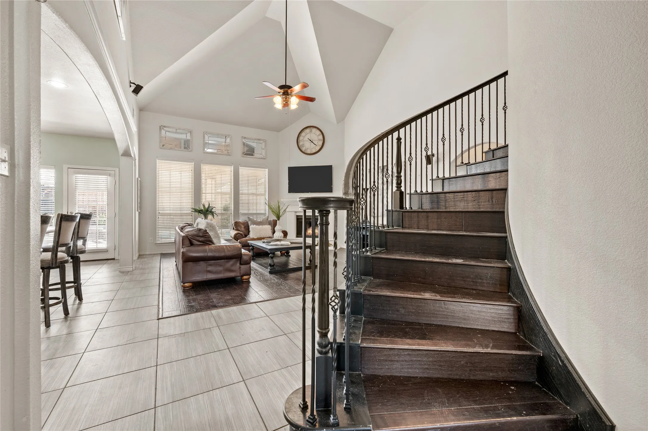 Single Family Residence For Sale in Tarrant County , 11809 Indian Pony Way, Fort Worth, Texas 76244, 4 Bedroom, 4 Bathroom, 2 Garage spaces, 3,356 Sqft, built in 2011, mls#21336120, Real Estate Agent in Fort Worth, Homes For Sale in Tarrant county, Homes For Sale in Fort Worth, Realtor in Fort Worth Texas, Real Estate Brokerage Independent Realty Texas, Luminita Cordes Realtor