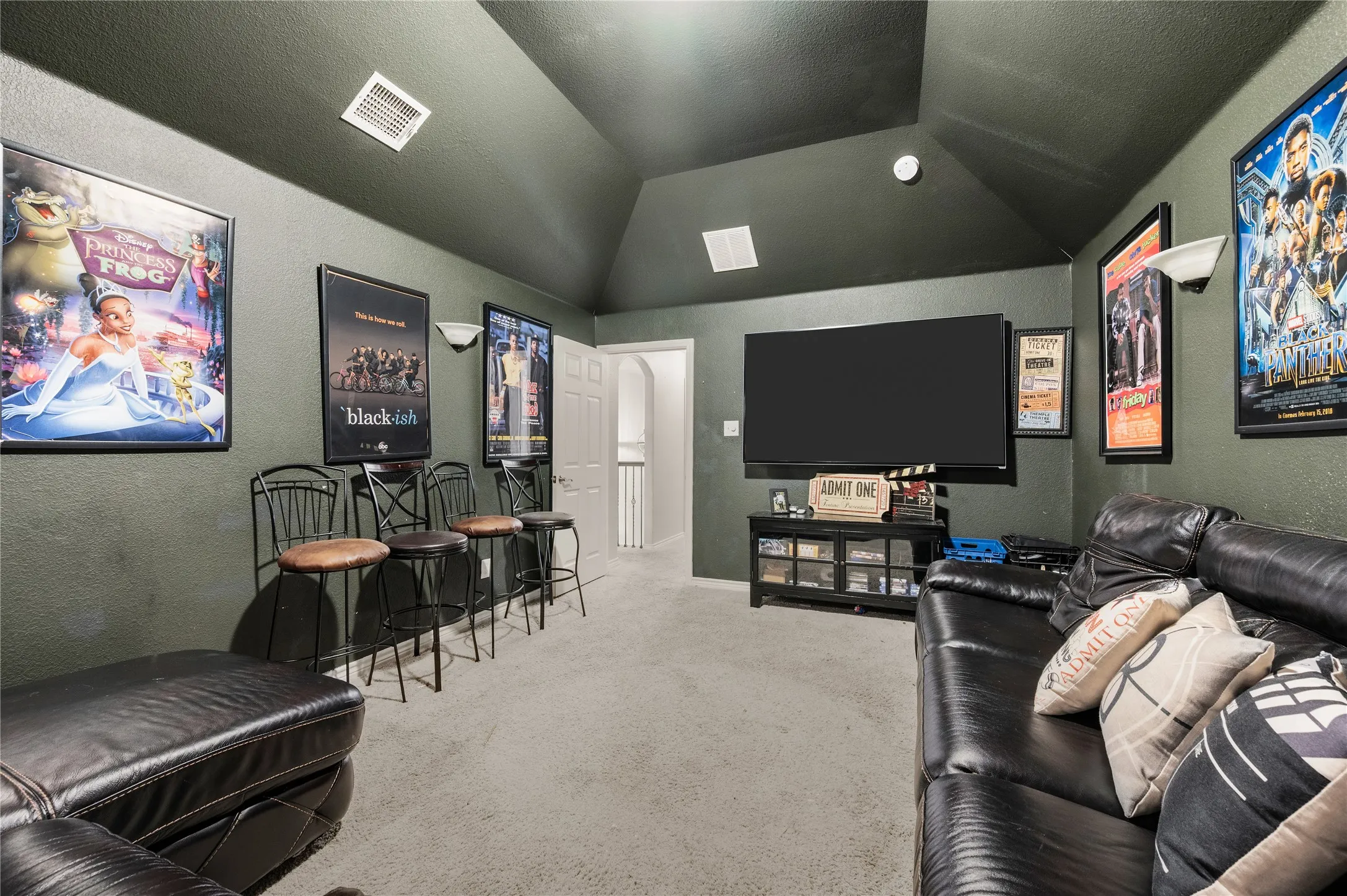 Single Family Residence For Sale in Tarrant County , 11809 Indian Pony Way, Fort Worth, Texas 76244, 4 Bedroom, 4 Bathroom, 2 Garage spaces, 3,356 Sqft, built in 2011, mls#21336120, Real Estate Agent in Fort Worth, Homes For Sale in Tarrant county, Homes For Sale in Fort Worth, Realtor in Fort Worth Texas, Real Estate Brokerage Independent Realty Texas, Luminita Cordes Realtor