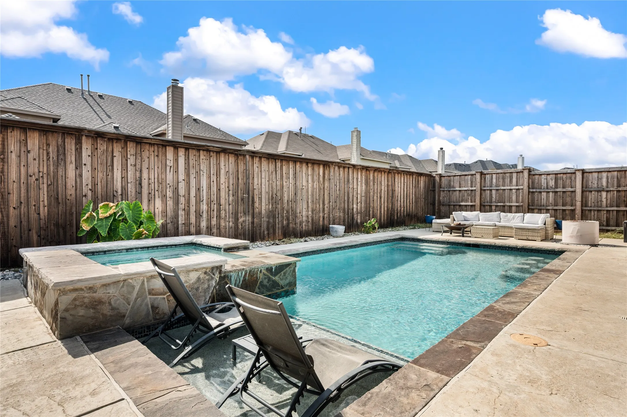 Single Family Residence For Sale in Tarrant County , 11809 Indian Pony Way, Fort Worth, Texas 76244, 4 Bedroom, 4 Bathroom, 2 Garage spaces, 3,356 Sqft, built in 2011, mls#21336120, Real Estate Agent in Fort Worth, Homes For Sale in Tarrant county, Homes For Sale in Fort Worth, Realtor in Fort Worth Texas, Real Estate Brokerage Independent Realty Texas, Luminita Cordes Realtor