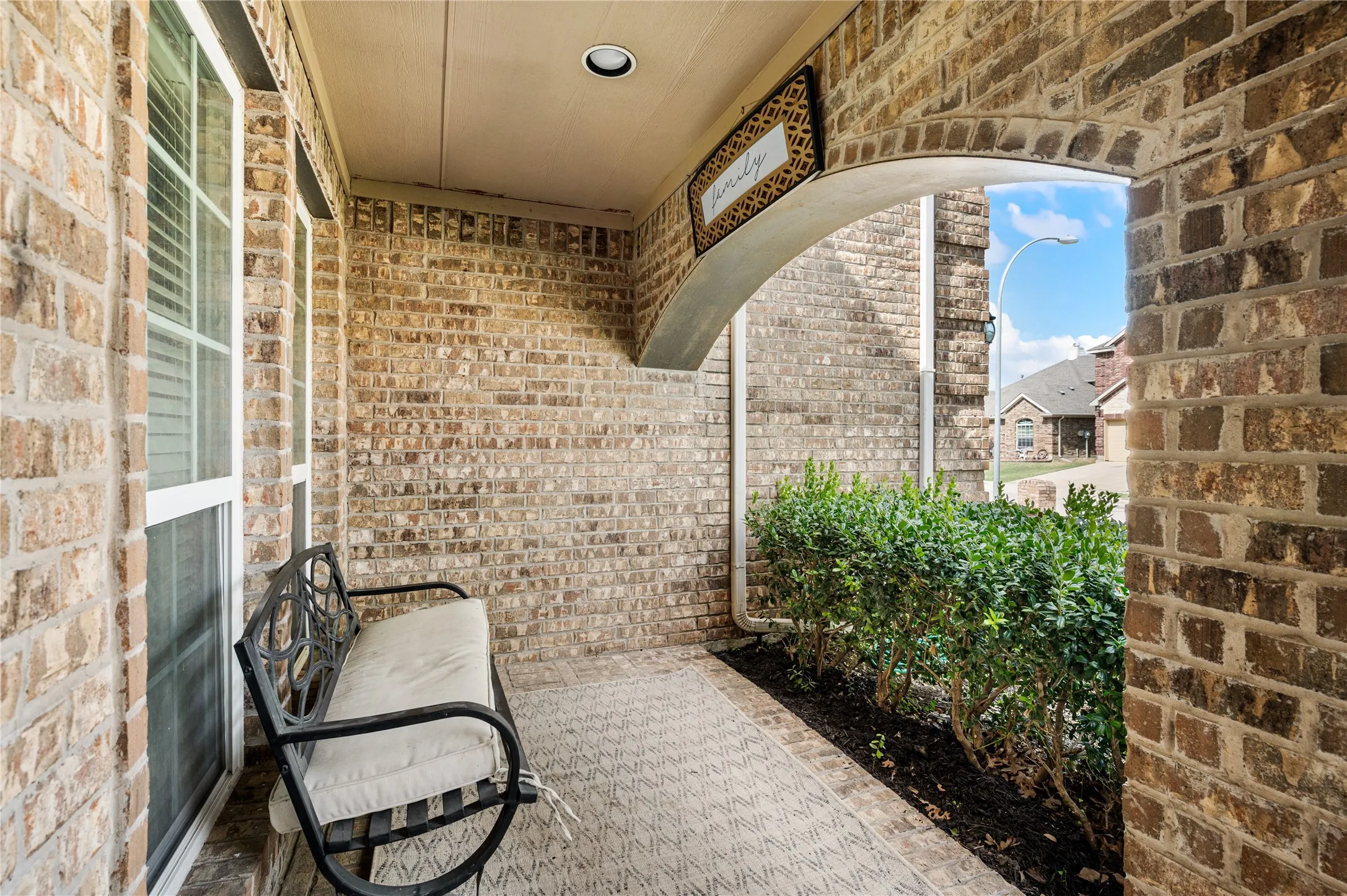 Single Family Residence For Sale in Tarrant County , 11809 Indian Pony Way, Fort Worth, Texas 76244, 4 Bedroom, 4 Bathroom, 2 Garage spaces, 3,356 Sqft, built in 2011, mls#21336120, Real Estate Agent in Fort Worth, Homes For Sale in Tarrant county, Homes For Sale in Fort Worth, Realtor in Fort Worth Texas, Real Estate Brokerage Independent Realty Texas, Luminita Cordes Realtor