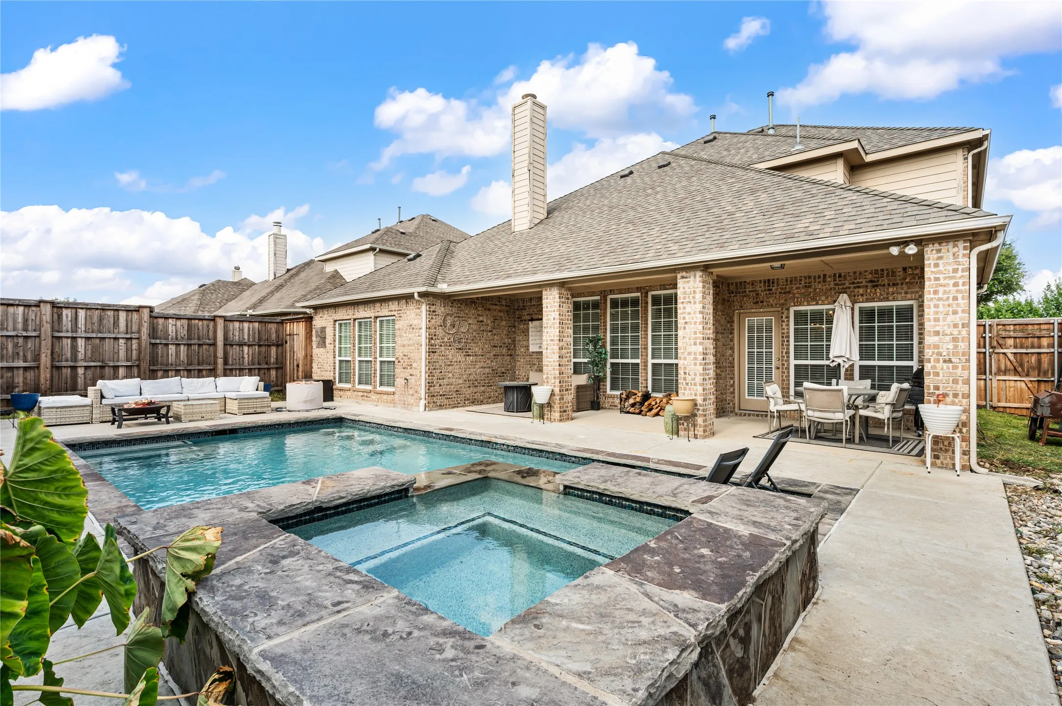 Single Family Residence For Sale in Tarrant County , 11809 Indian Pony Way, Fort Worth, Texas 76244, 4 Bedroom, 4 Bathroom, 2 Garage spaces, 3,356 Sqft, built in 2011, mls#21336120, Real Estate Agent in Fort Worth, Homes For Sale in Tarrant county, Homes For Sale in Fort Worth, Realtor in Fort Worth Texas, Real Estate Brokerage Independent Realty Texas, Luminita Cordes Realtor