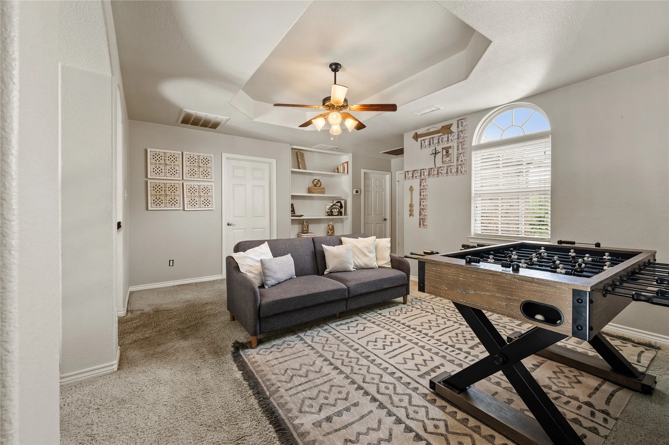 Single Family Residence For Sale in Tarrant County , 11809 Indian Pony Way, Fort Worth, Texas 76244, 4 Bedroom, 4 Bathroom, 2 Garage spaces, 3,356 Sqft, built in 2011, mls#21336120, Real Estate Agent in Fort Worth, Homes For Sale in Tarrant county, Homes For Sale in Fort Worth, Realtor in Fort Worth Texas, Real Estate Brokerage Independent Realty Texas, Luminita Cordes Realtor