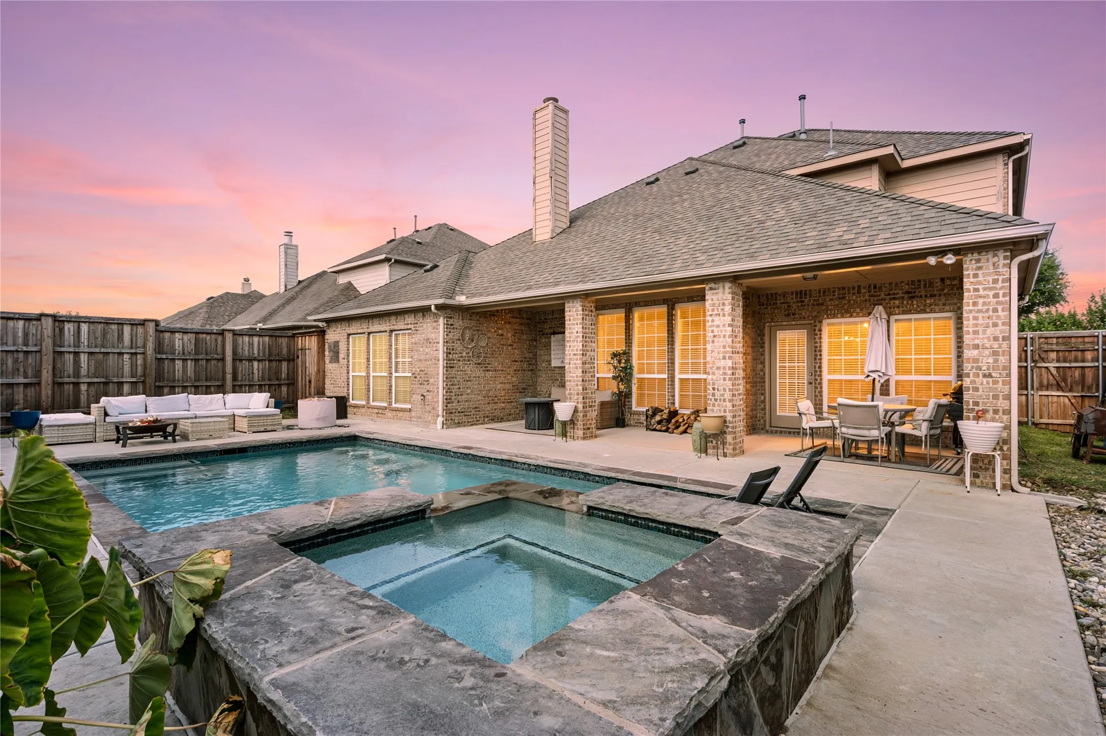 Single Family Residence For Sale in Tarrant County , 11809 Indian Pony Way, Fort Worth, Texas 76244, 4 Bedroom, 4 Bathroom, 2 Garage spaces, 3,356 Sqft, built in 2011, mls#21336120, Real Estate Agent in Fort Worth, Homes For Sale in Tarrant county, Homes For Sale in Fort Worth, Realtor in Fort Worth Texas, Real Estate Brokerage Independent Realty Texas, Luminita Cordes Realtor