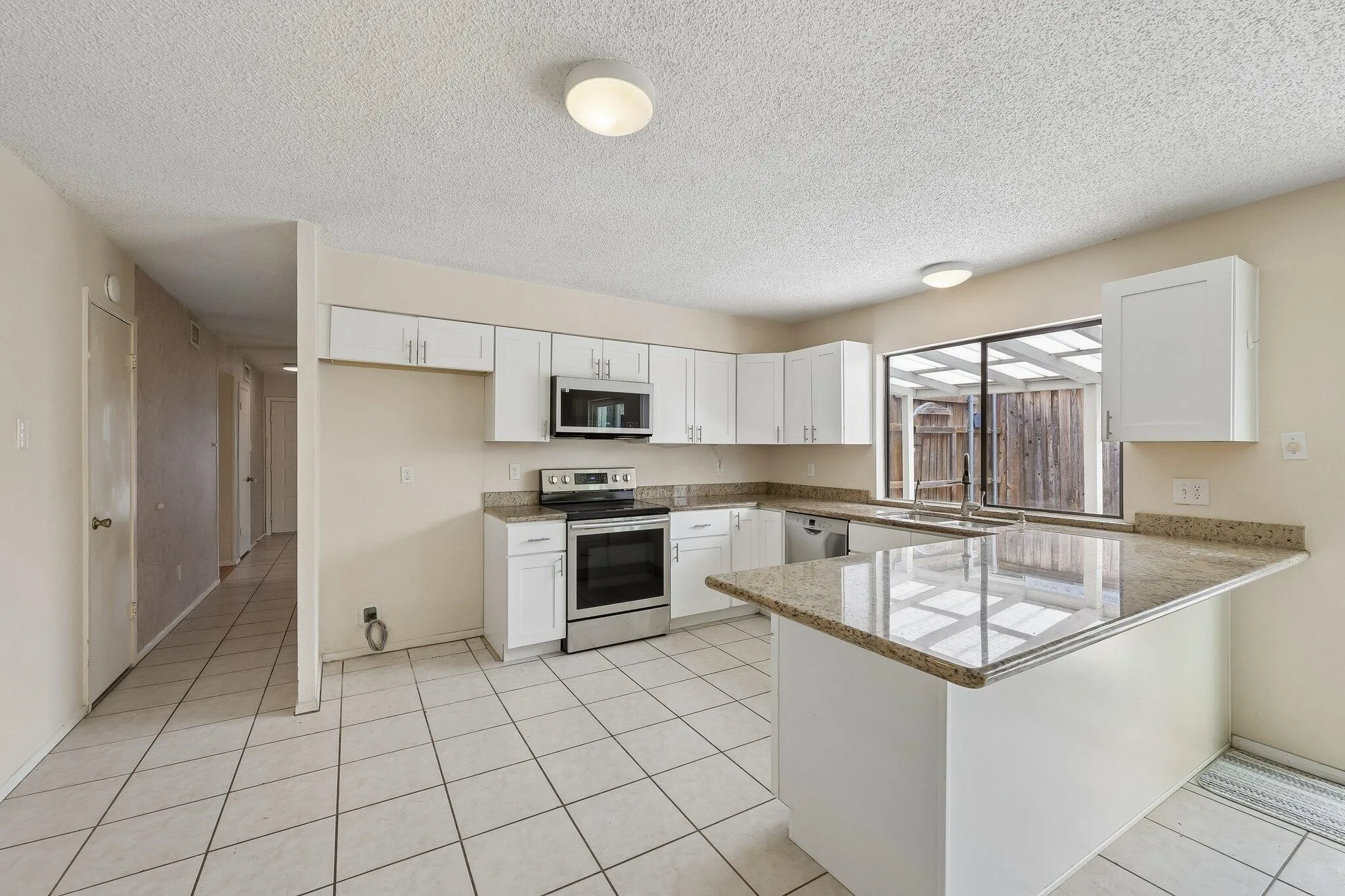 Single Family Residence For Rent in Denton County , 2604 Winding Creek Drive, Carrollton, Texas 75007, 3 Bedroom, 2 Bathroom, 2 Garage spaces, 1,903 Sqft, built in 1983, mls#21337829, Real Estate Agent in Carrollton, Homes For Rent in Denton county, Homes For Rent in Carrollton, Realtor in Carrollton Texas, Real Estate Brokerage Independent Realty Texas, Luminita Cordes Realtor