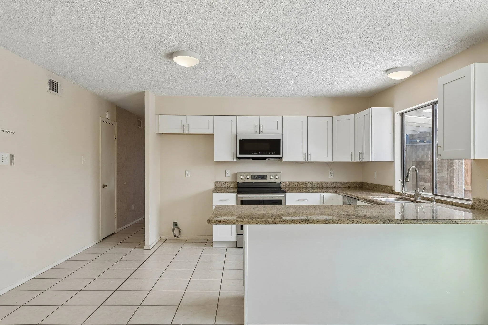 Single Family Residence For Rent in Denton County , 2604 Winding Creek Drive, Carrollton, Texas 75007, 3 Bedroom, 2 Bathroom, 2 Garage spaces, 1,903 Sqft, built in 1983, mls#21337829, Real Estate Agent in Carrollton, Homes For Rent in Denton county, Homes For Rent in Carrollton, Realtor in Carrollton Texas, Real Estate Brokerage Independent Realty Texas, Luminita Cordes Realtor