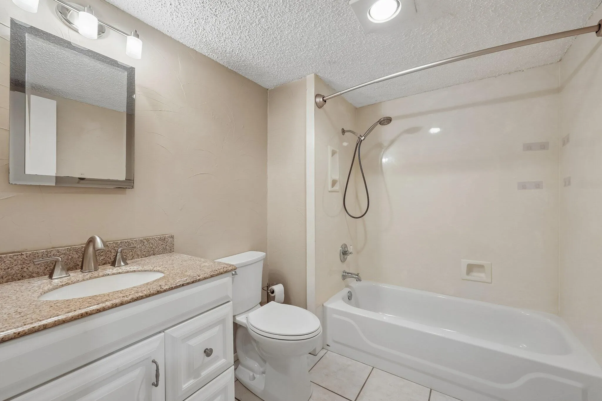 Single Family Residence For Rent in Denton County , 2604 Winding Creek Drive, Carrollton, Texas 75007, 3 Bedroom, 2 Bathroom, 2 Garage spaces, 1,903 Sqft, built in 1983, mls#21337829, Real Estate Agent in Carrollton, Homes For Rent in Denton county, Homes For Rent in Carrollton, Realtor in Carrollton Texas, Real Estate Brokerage Independent Realty Texas, Luminita Cordes Realtor