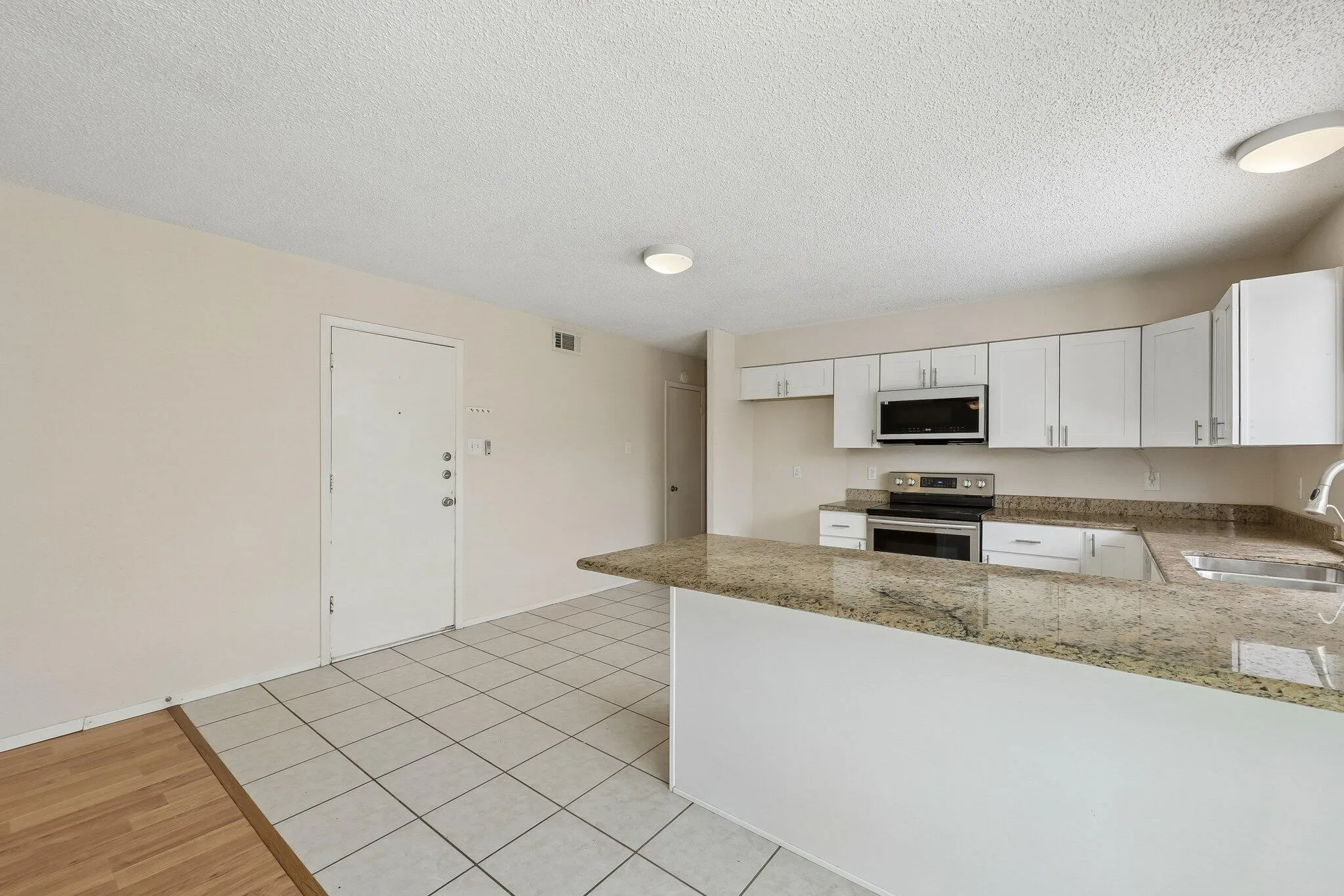 Single Family Residence For Rent in Denton County , 2604 Winding Creek Drive, Carrollton, Texas 75007, 3 Bedroom, 2 Bathroom, 2 Garage spaces, 1,903 Sqft, built in 1983, mls#21337829, Real Estate Agent in Carrollton, Homes For Rent in Denton county, Homes For Rent in Carrollton, Realtor in Carrollton Texas, Real Estate Brokerage Independent Realty Texas, Luminita Cordes Realtor
