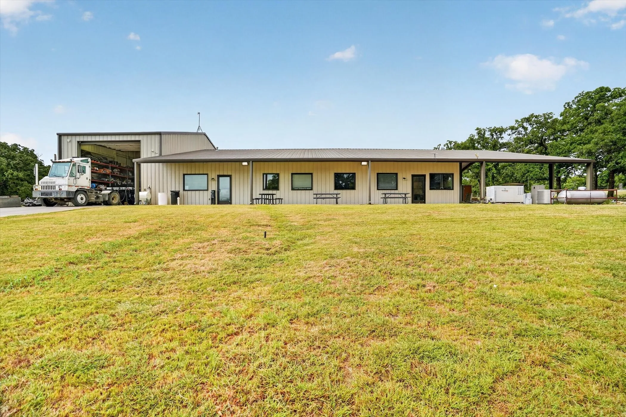 Office For Sale in Parker County , 3470 Mineral Wells Highway, Weatherford, Texas 76088, 0, 0, Garage spaces, 0 Sqft, built in 2014, mls#21331400, Real Estate Agent in Weatherford, Homes For Sale in Parker county, Homes For Sale in Weatherford, Realtor in Weatherford Texas, Real Estate Brokerage Independent Realty Texas, Luminita Cordes Realtor