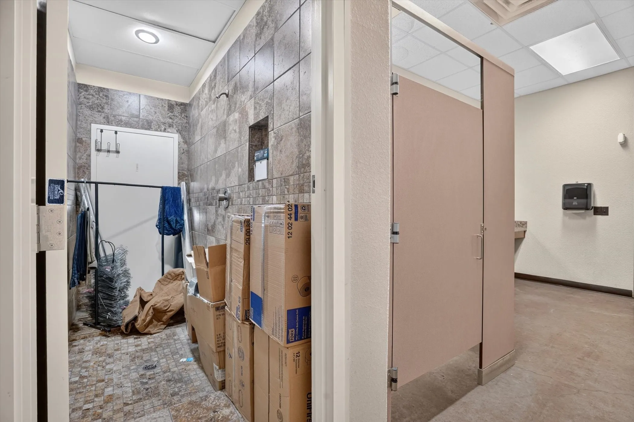 Office For Sale in Parker County , 3470 Mineral Wells Highway, Weatherford, Texas 76088, 0, 0, Garage spaces, 0 Sqft, built in 2014, mls#21331400, Real Estate Agent in Weatherford, Homes For Sale in Parker county, Homes For Sale in Weatherford, Realtor in Weatherford Texas, Real Estate Brokerage Independent Realty Texas, Luminita Cordes Realtor