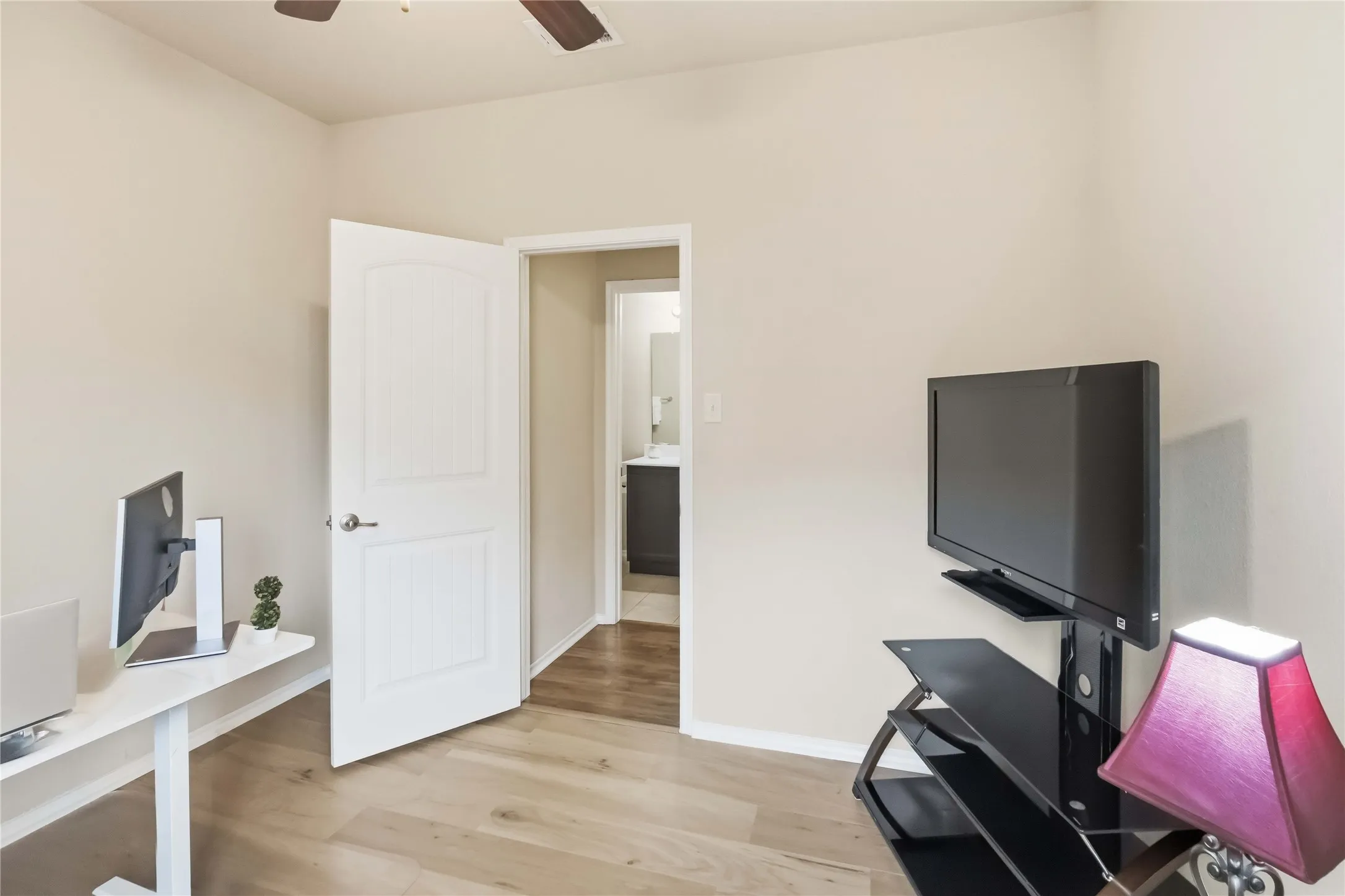 Single Family Residence For Sale in Collin County , 9804 Cottontail Lane, Mc Kinney, Texas 75071, 3 Bedroom, 2 Bathroom, 2 Garage spaces, 1,416 Sqft, built in 2015, mls#21336422, Real Estate Agent in Mc Kinney, Homes For Sale in Collin county, Homes For Sale in Mc Kinney, Realtor in Mc Kinney Texas, Real Estate Brokerage Independent Realty Texas, Luminita Cordes Realtor