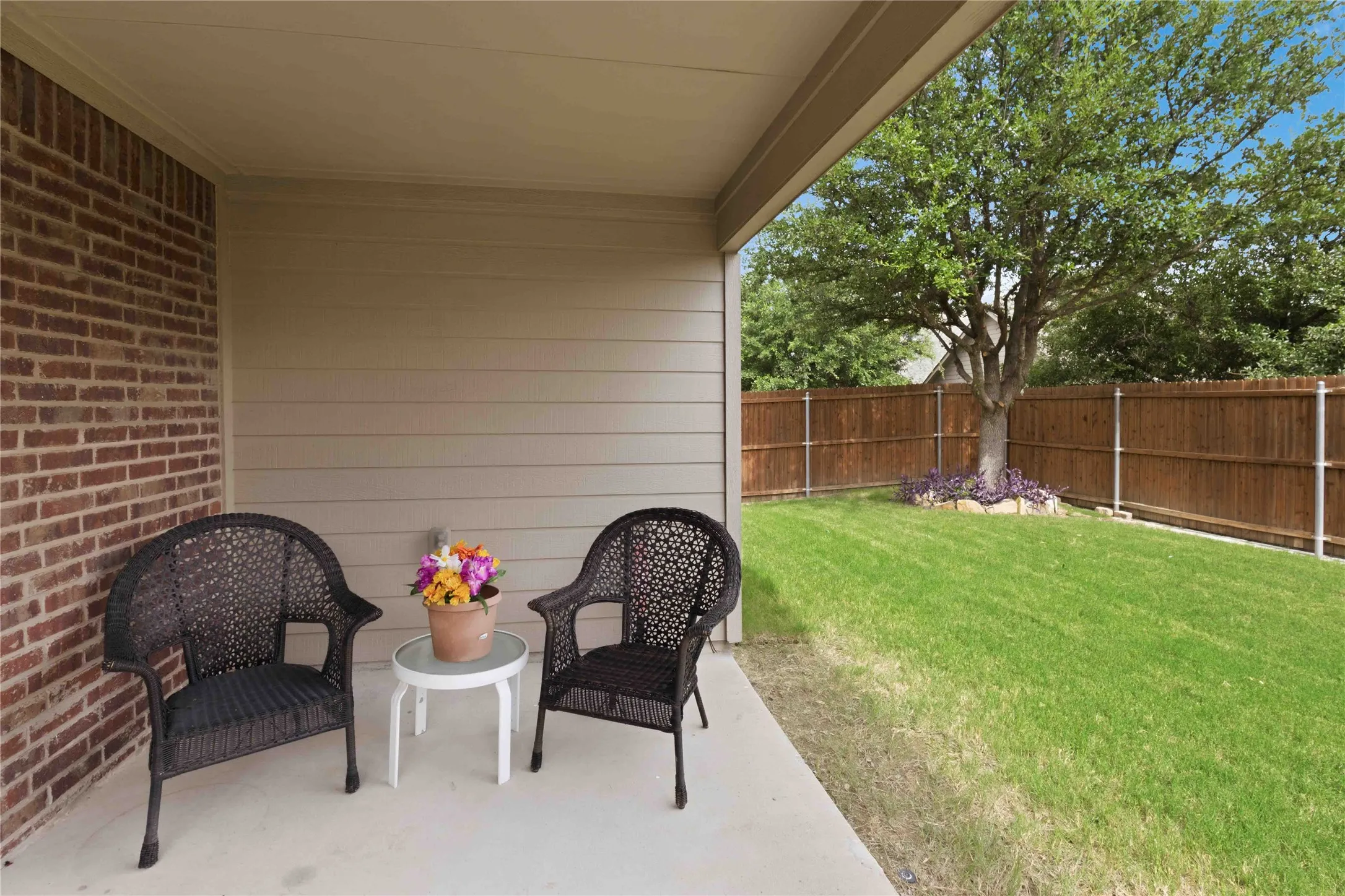 Single Family Residence For Sale in Collin County , 9804 Cottontail Lane, Mc Kinney, Texas 75071, 3 Bedroom, 2 Bathroom, 2 Garage spaces, 1,416 Sqft, built in 2015, mls#21336422, Real Estate Agent in Mc Kinney, Homes For Sale in Collin county, Homes For Sale in Mc Kinney, Realtor in Mc Kinney Texas, Real Estate Brokerage Independent Realty Texas, Luminita Cordes Realtor