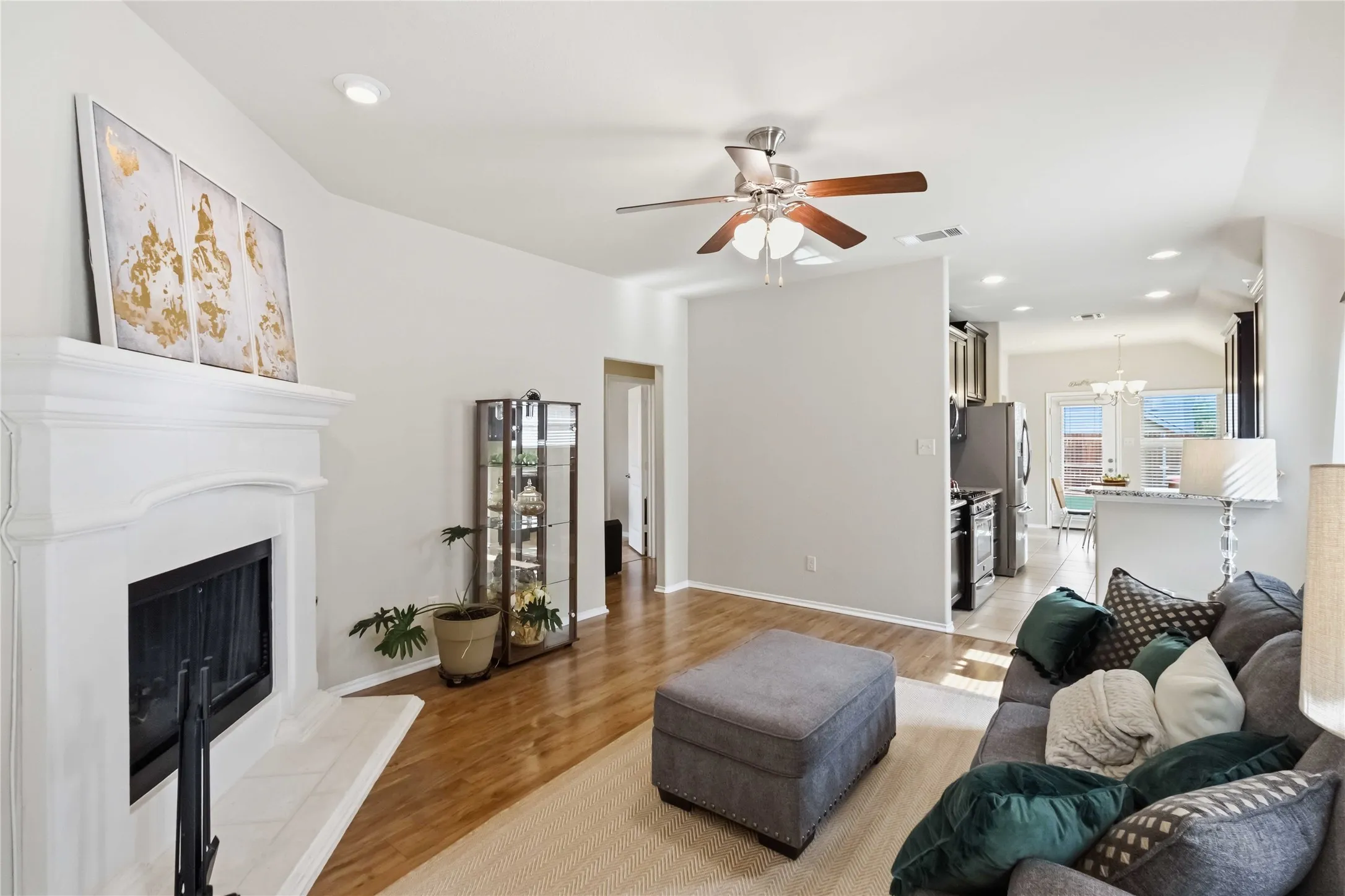 Single Family Residence For Sale in Collin County , 9804 Cottontail Lane, Mc Kinney, Texas 75071, 3 Bedroom, 2 Bathroom, 2 Garage spaces, 1,416 Sqft, built in 2015, mls#21336422, Real Estate Agent in Mc Kinney, Homes For Sale in Collin county, Homes For Sale in Mc Kinney, Realtor in Mc Kinney Texas, Real Estate Brokerage Independent Realty Texas, Luminita Cordes Realtor