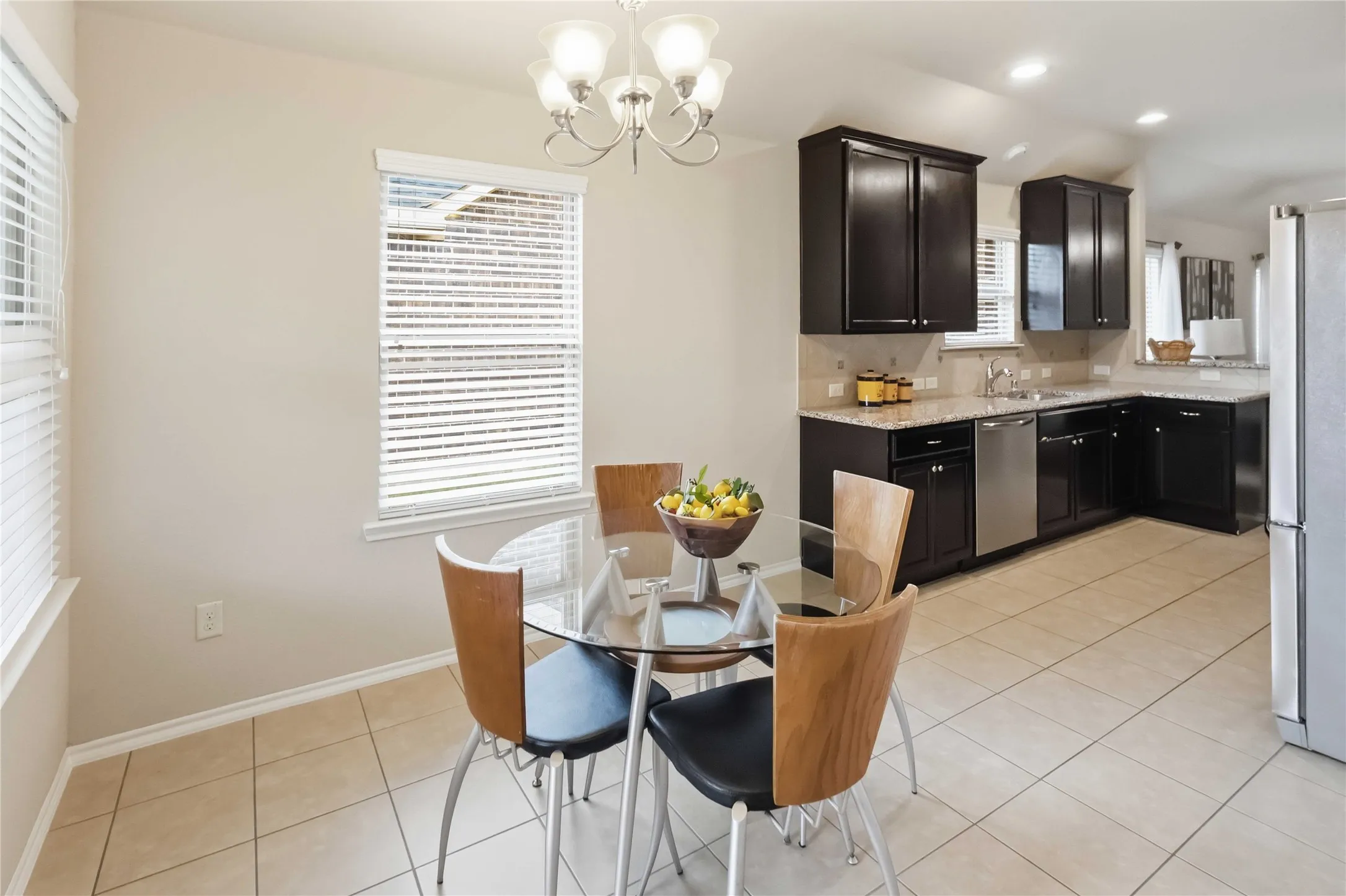 Single Family Residence For Sale in Collin County , 9804 Cottontail Lane, Mc Kinney, Texas 75071, 3 Bedroom, 2 Bathroom, 2 Garage spaces, 1,416 Sqft, built in 2015, mls#21336422, Real Estate Agent in Mc Kinney, Homes For Sale in Collin county, Homes For Sale in Mc Kinney, Realtor in Mc Kinney Texas, Real Estate Brokerage Independent Realty Texas, Luminita Cordes Realtor