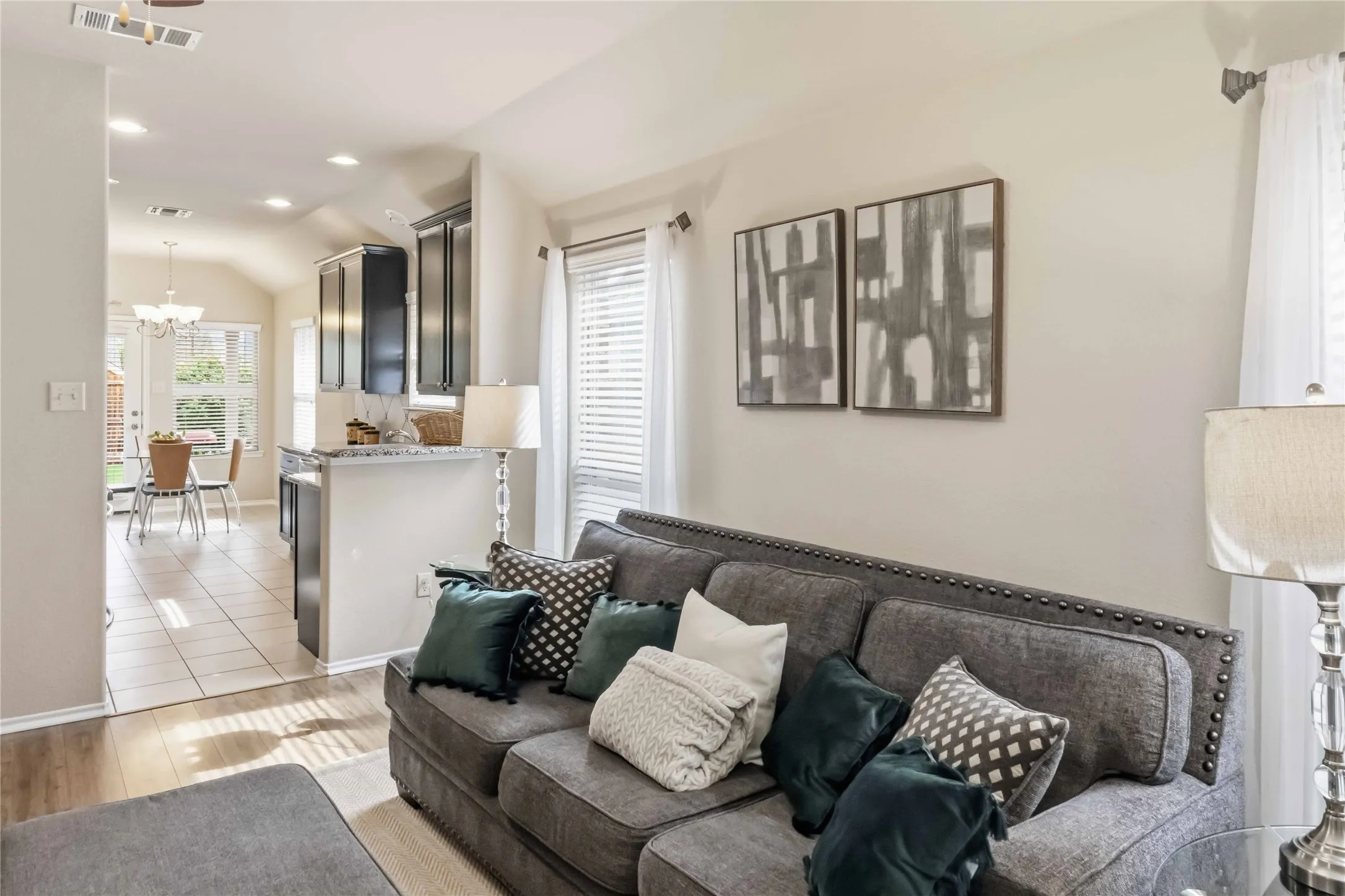 Single Family Residence For Sale in Collin County , 9804 Cottontail Lane, Mc Kinney, Texas 75071, 3 Bedroom, 2 Bathroom, 2 Garage spaces, 1,416 Sqft, built in 2015, mls#21336422, Real Estate Agent in Mc Kinney, Homes For Sale in Collin county, Homes For Sale in Mc Kinney, Realtor in Mc Kinney Texas, Real Estate Brokerage Independent Realty Texas, Luminita Cordes Realtor
