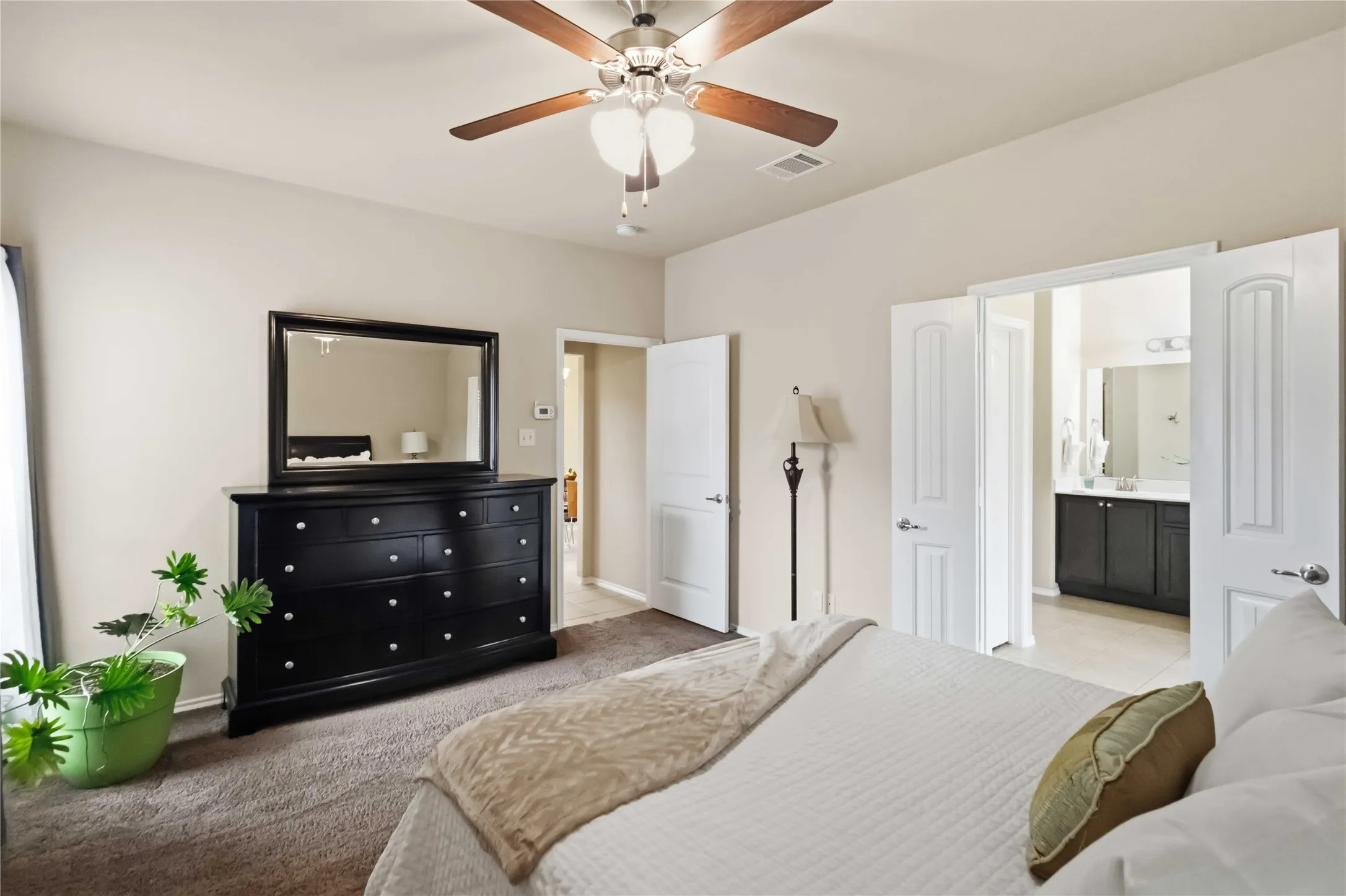 Single Family Residence For Sale in Collin County , 9804 Cottontail Lane, Mc Kinney, Texas 75071, 3 Bedroom, 2 Bathroom, 2 Garage spaces, 1,416 Sqft, built in 2015, mls#21336422, Real Estate Agent in Mc Kinney, Homes For Sale in Collin county, Homes For Sale in Mc Kinney, Realtor in Mc Kinney Texas, Real Estate Brokerage Independent Realty Texas, Luminita Cordes Realtor