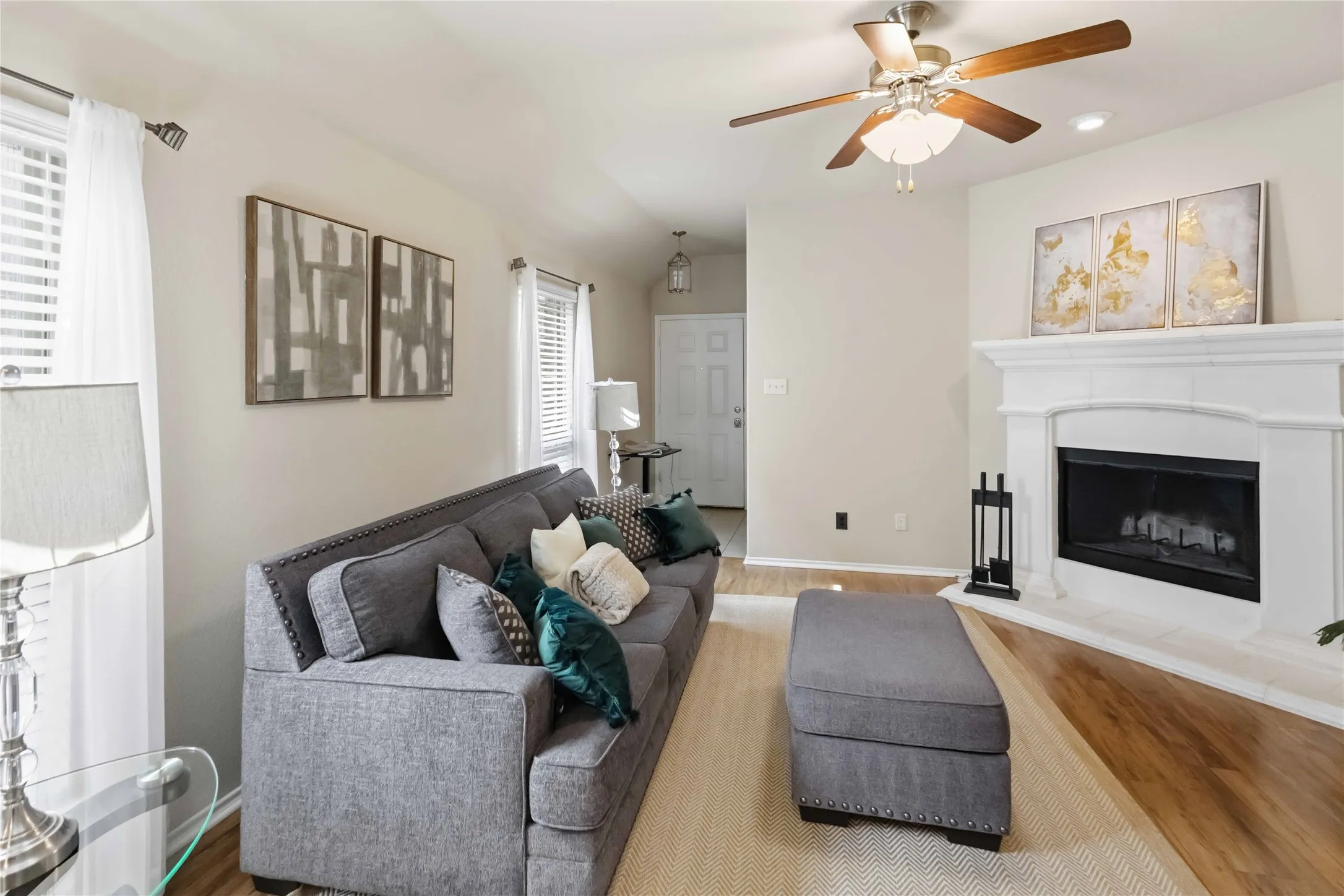Single Family Residence For Sale in Collin County , 9804 Cottontail Lane, Mc Kinney, Texas 75071, 3 Bedroom, 2 Bathroom, 2 Garage spaces, 1,416 Sqft, built in 2015, mls#21336422, Real Estate Agent in Mc Kinney, Homes For Sale in Collin county, Homes For Sale in Mc Kinney, Realtor in Mc Kinney Texas, Real Estate Brokerage Independent Realty Texas, Luminita Cordes Realtor
