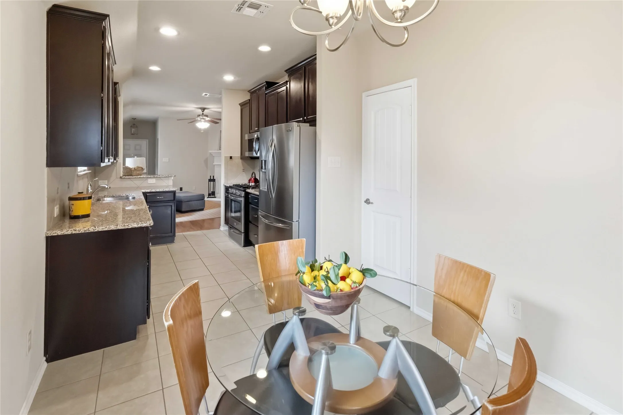 Single Family Residence For Sale in Collin County , 9804 Cottontail Lane, Mc Kinney, Texas 75071, 3 Bedroom, 2 Bathroom, 2 Garage spaces, 1,416 Sqft, built in 2015, mls#21336422, Real Estate Agent in Mc Kinney, Homes For Sale in Collin county, Homes For Sale in Mc Kinney, Realtor in Mc Kinney Texas, Real Estate Brokerage Independent Realty Texas, Luminita Cordes Realtor