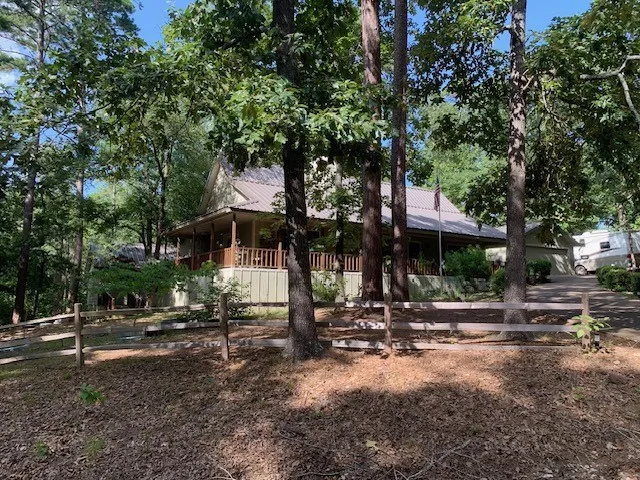 Single Family Residence For Sale in Wood County , 860 Wildwood Trail, Holly Lake Ranch, Texas 75765, 4 Bedroom, 3 Bathroom, 2 Garage spaces, 2,064 Sqft, built in 1996, mls#21336411, Real Estate Agent in Holly Lake Ranch, Homes For Sale in Wood county, Homes For Sale in Holly Lake Ranch, Realtor in Holly Lake Ranch Texas, Real Estate Brokerage Independent Realty Texas, Luminita Cordes Realtor