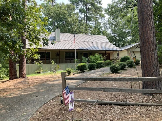 Single Family Residence For Sale in Wood County , 860 Wildwood Trail, Holly Lake Ranch, Texas 75765, 4 Bedroom, 3 Bathroom, 2 Garage spaces, 2,064 Sqft, built in 1996, mls#21336411, Real Estate Agent in Holly Lake Ranch, Homes For Sale in Wood county, Homes For Sale in Holly Lake Ranch, Realtor in Holly Lake Ranch Texas, Real Estate Brokerage Independent Realty Texas, Luminita Cordes Realtor