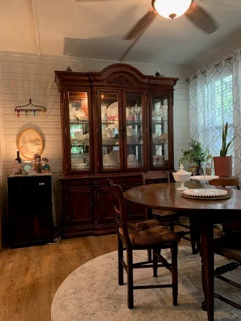 Single Family Residence For Sale in Wood County , 860 Wildwood Trail, Holly Lake Ranch, Texas 75765, 4 Bedroom, 3 Bathroom, 2 Garage spaces, 2,064 Sqft, built in 1996, mls#21336411, Real Estate Agent in Holly Lake Ranch, Homes For Sale in Wood county, Homes For Sale in Holly Lake Ranch, Realtor in Holly Lake Ranch Texas, Real Estate Brokerage Independent Realty Texas, Luminita Cordes Realtor