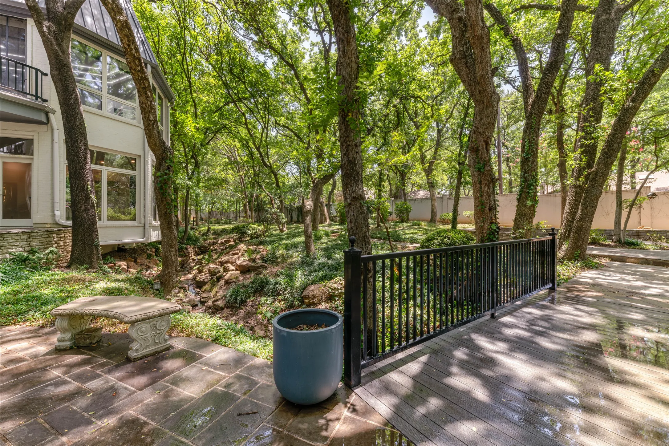 Single Family Residence For Sale in Tarrant County , 2420 Lincoln Drive, Arlington, Texas 76006, 4 Bedroom, 5 Bathroom, 3 Garage spaces, 8,448 Sqft, built in 1989, mls#21337823, Real Estate Agent in Arlington, Homes For Sale in Tarrant county, Homes For Sale in Arlington, Realtor in Arlington Texas, Real Estate Brokerage Independent Realty Texas, Luminita Cordes Realtor