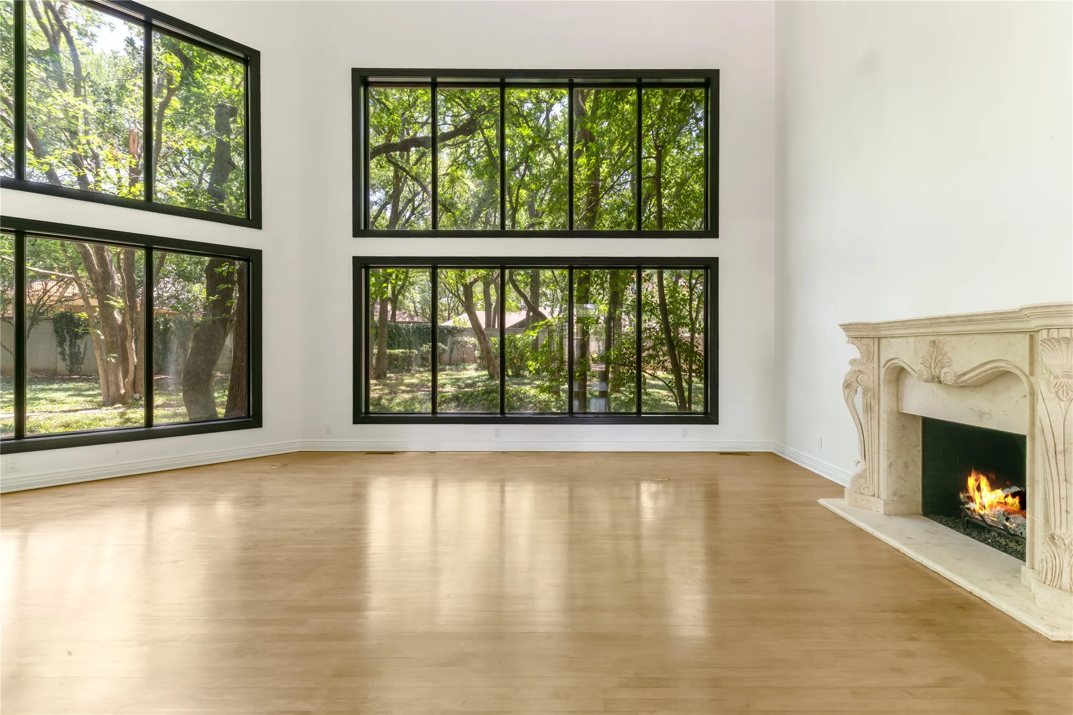 Single Family Residence For Sale in Tarrant County , 2420 Lincoln Drive, Arlington, Texas 76006, 4 Bedroom, 5 Bathroom, 3 Garage spaces, 8,448 Sqft, built in 1989, mls#21337823, Real Estate Agent in Arlington, Homes For Sale in Tarrant county, Homes For Sale in Arlington, Realtor in Arlington Texas, Real Estate Brokerage Independent Realty Texas, Luminita Cordes Realtor