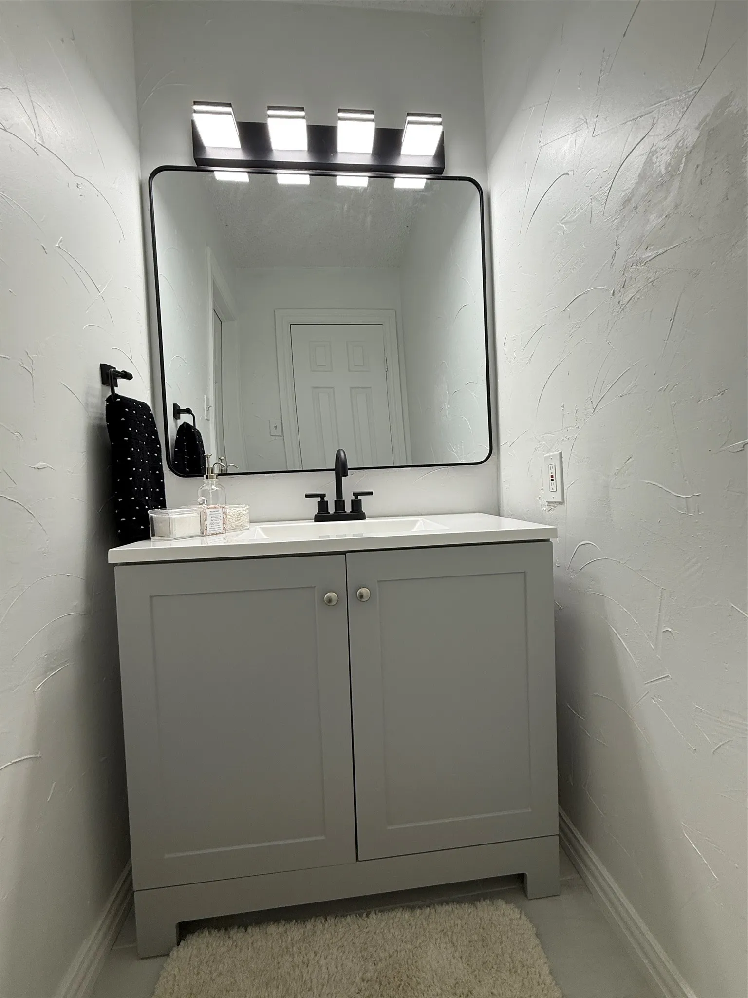 Condominium For Sale in Dallas County , 11655 Audelia Road 402, Dallas, Texas 75243, 2 Bedroom, 2 Bathroom, Garage spaces, 983 Sqft, built in 1982, mls#21337840, Real Estate Agent in Dallas, Homes For Sale in Dallas county, Homes For Sale in Dallas, Realtor in Dallas Texas, Real Estate Brokerage Independent Realty Texas, Luminita Cordes Realtor