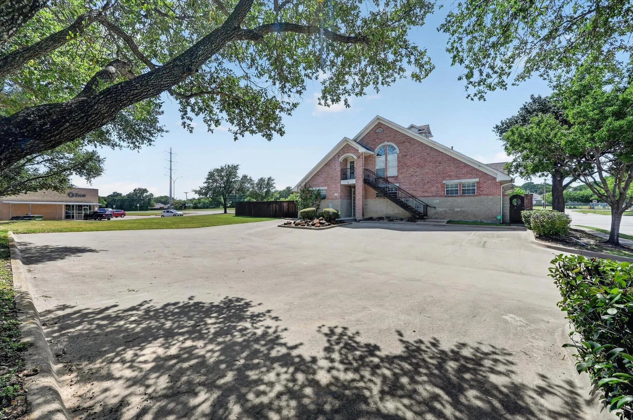 Office For Sale in Tarrant County , 5500 Woodland Park Boulevard, Arlington, Texas 76013, 0, 0, Garage spaces, 0 Sqft, built in 1995, mls#21337832, Real Estate Agent in Arlington, Homes For Sale in Tarrant county, Homes For Sale in Arlington, Realtor in Arlington Texas, Real Estate Brokerage Independent Realty Texas, Luminita Cordes Realtor