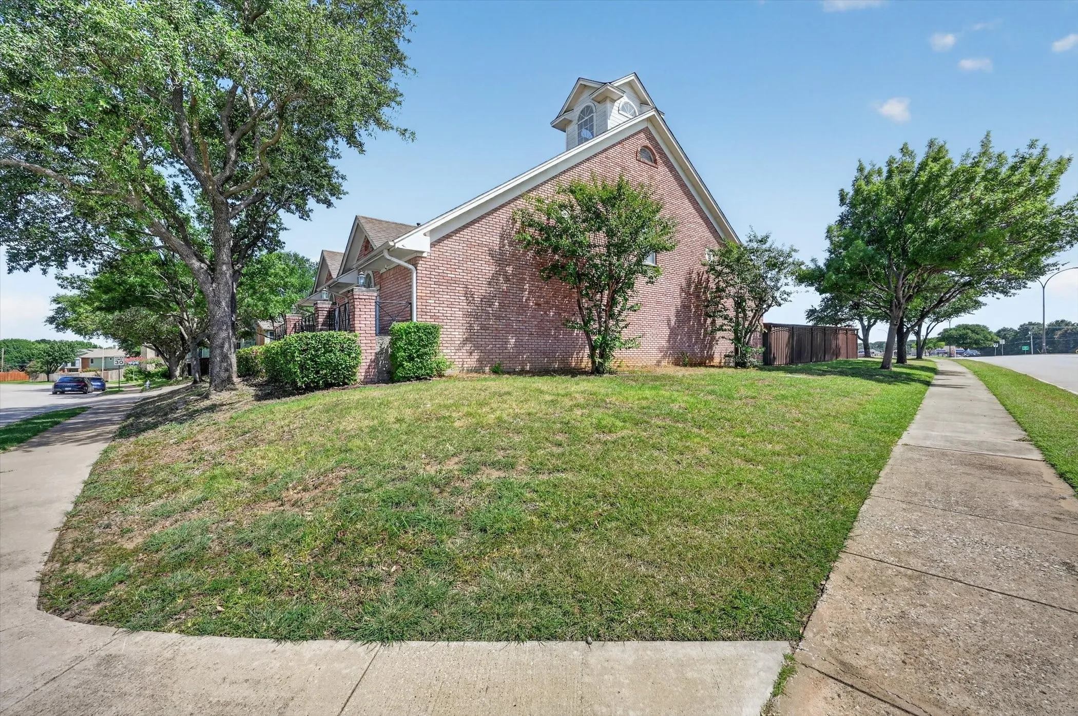 Office For Sale in Tarrant County , 5500 Woodland Park Boulevard, Arlington, Texas 76013, 0, 0, Garage spaces, 0 Sqft, built in 1995, mls#21337832, Real Estate Agent in Arlington, Homes For Sale in Tarrant county, Homes For Sale in Arlington, Realtor in Arlington Texas, Real Estate Brokerage Independent Realty Texas, Luminita Cordes Realtor
