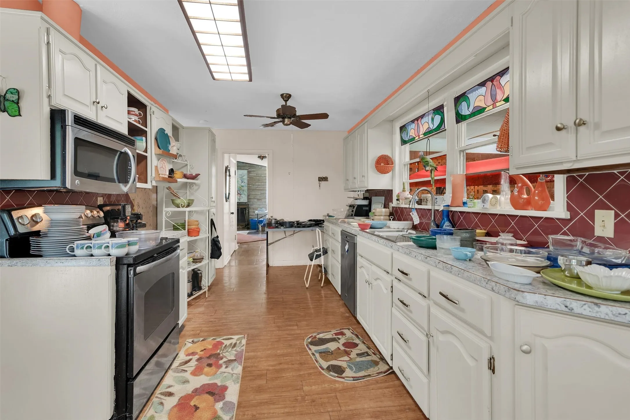 Single Family Residence For Sale in Grayson County , 703 N Holly Avenue, Sherman, Texas 75092, 3 Bedroom, 2 Bathroom, 1 Garage spaces, 1,826 Sqft, built in 1956, mls#21336332, Real Estate Agent in Sherman, Homes For Sale in Grayson county, Homes For Sale in Sherman, Realtor in Sherman Texas, Real Estate Brokerage Independent Realty Texas, Luminita Cordes Realtor