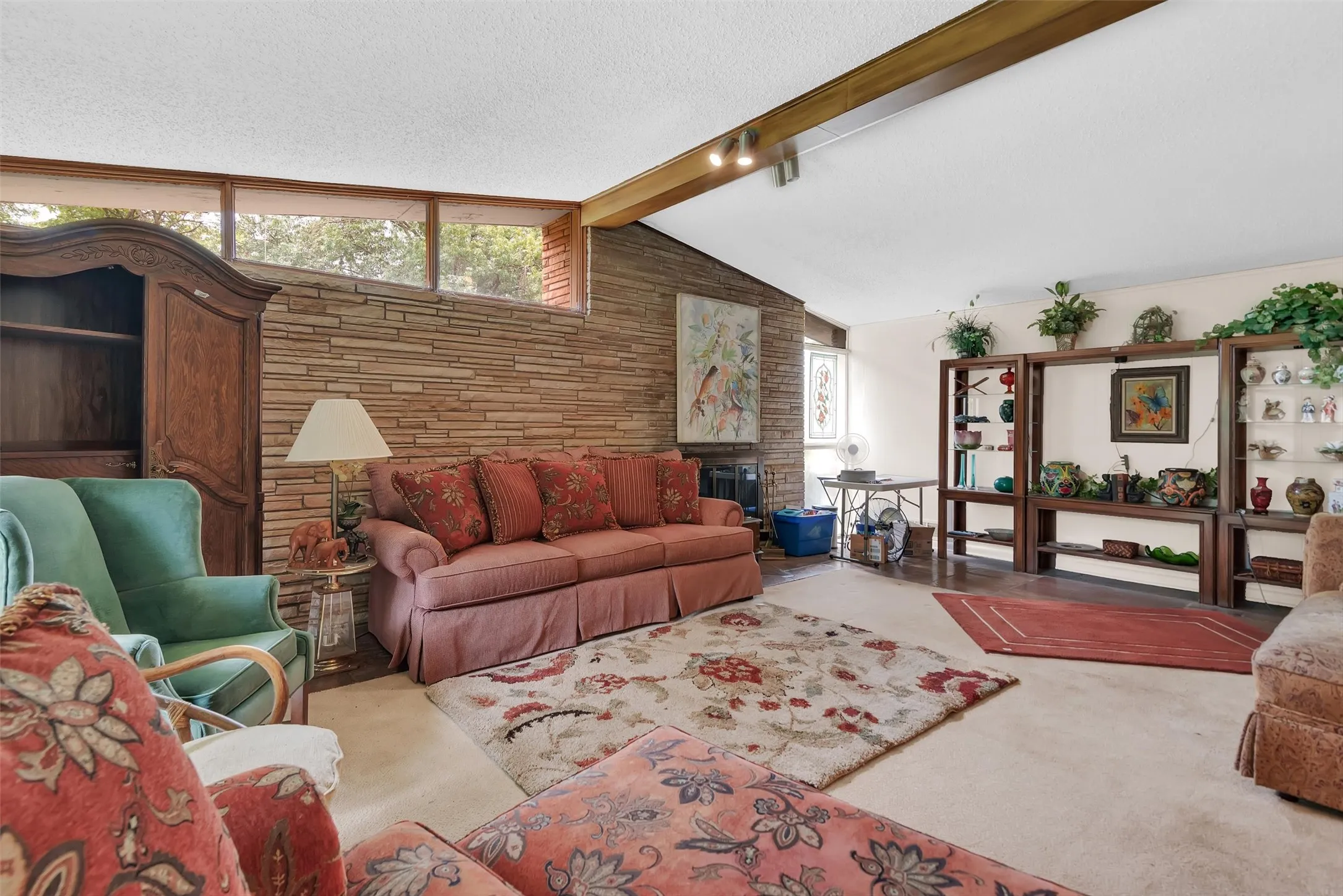 Single Family Residence For Sale in Grayson County , 703 N Holly Avenue, Sherman, Texas 75092, 3 Bedroom, 2 Bathroom, 1 Garage spaces, 1,826 Sqft, built in 1956, mls#21336332, Real Estate Agent in Sherman, Homes For Sale in Grayson county, Homes For Sale in Sherman, Realtor in Sherman Texas, Real Estate Brokerage Independent Realty Texas, Luminita Cordes Realtor