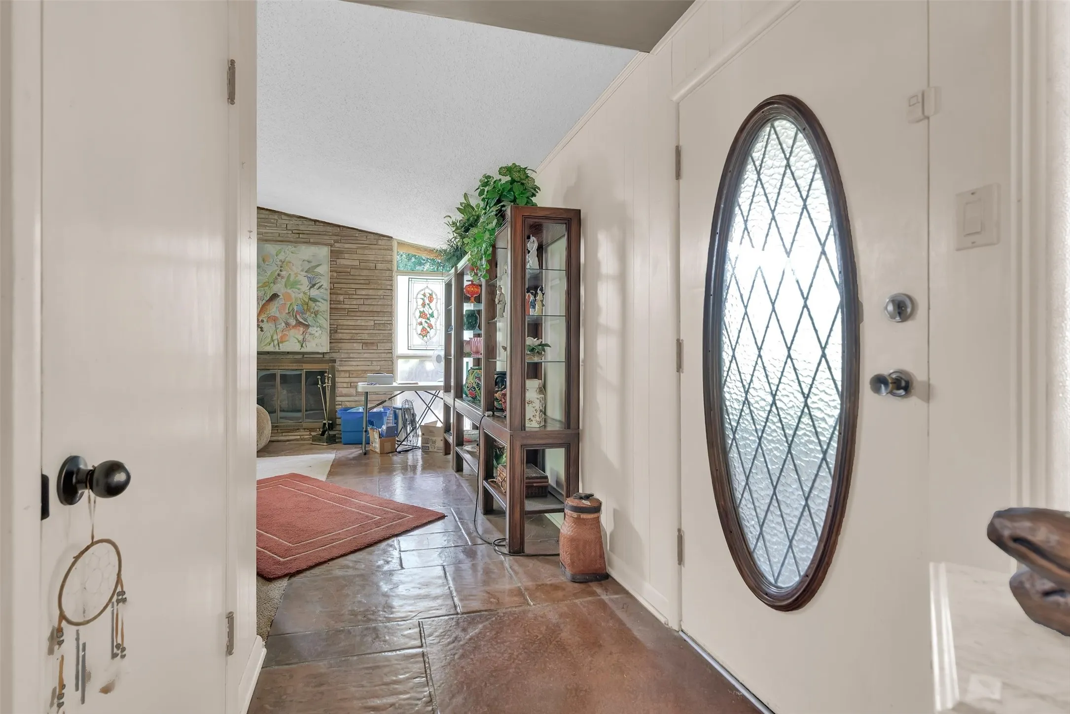 Single Family Residence For Sale in Grayson County , 703 N Holly Avenue, Sherman, Texas 75092, 3 Bedroom, 2 Bathroom, 1 Garage spaces, 1,826 Sqft, built in 1956, mls#21336332, Real Estate Agent in Sherman, Homes For Sale in Grayson county, Homes For Sale in Sherman, Realtor in Sherman Texas, Real Estate Brokerage Independent Realty Texas, Luminita Cordes Realtor