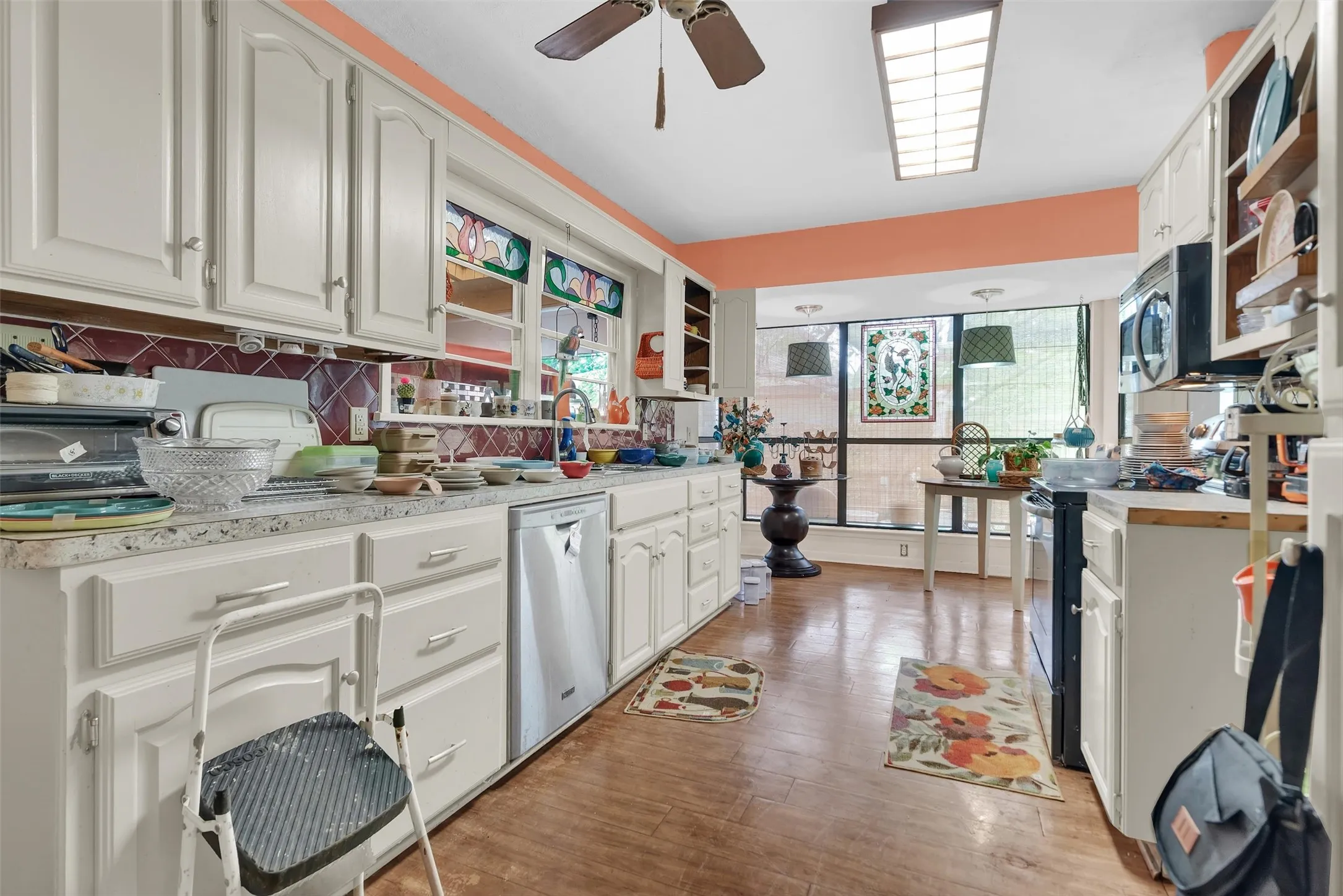 Single Family Residence For Sale in Grayson County , 703 N Holly Avenue, Sherman, Texas 75092, 3 Bedroom, 2 Bathroom, 1 Garage spaces, 1,826 Sqft, built in 1956, mls#21336332, Real Estate Agent in Sherman, Homes For Sale in Grayson county, Homes For Sale in Sherman, Realtor in Sherman Texas, Real Estate Brokerage Independent Realty Texas, Luminita Cordes Realtor