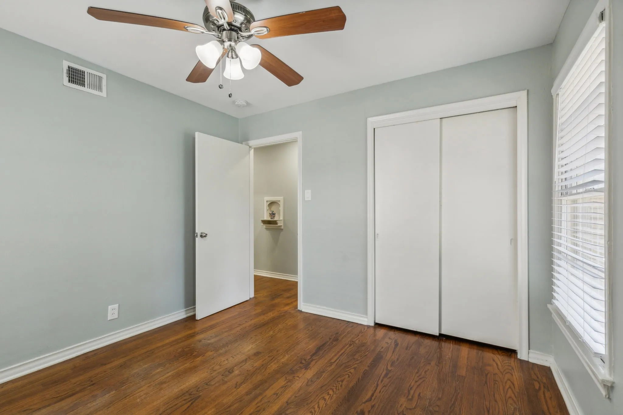 Single Family Residence For Rent in Dallas County , 628 Ridgedale Drive, Richardson, Texas 75080, 3 Bedroom, 2 Bathroom, 1 Garage spaces, 1,212 Sqft, built in 1955, mls#21337120, Real Estate Agent in Richardson, Homes For Rent in Dallas county, Homes For Rent in Richardson, Realtor in Richardson Texas, Real Estate Brokerage Independent Realty Texas, Luminita Cordes Realtor