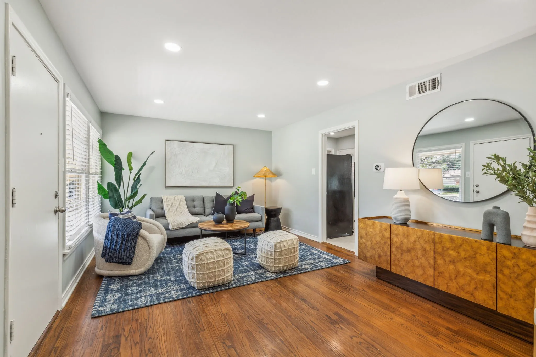 Single Family Residence For Rent in Dallas County , 628 Ridgedale Drive, Richardson, Texas 75080, 3 Bedroom, 2 Bathroom, 1 Garage spaces, 1,212 Sqft, built in 1955, mls#21337120, Real Estate Agent in Richardson, Homes For Rent in Dallas county, Homes For Rent in Richardson, Realtor in Richardson Texas, Real Estate Brokerage Independent Realty Texas, Luminita Cordes Realtor
