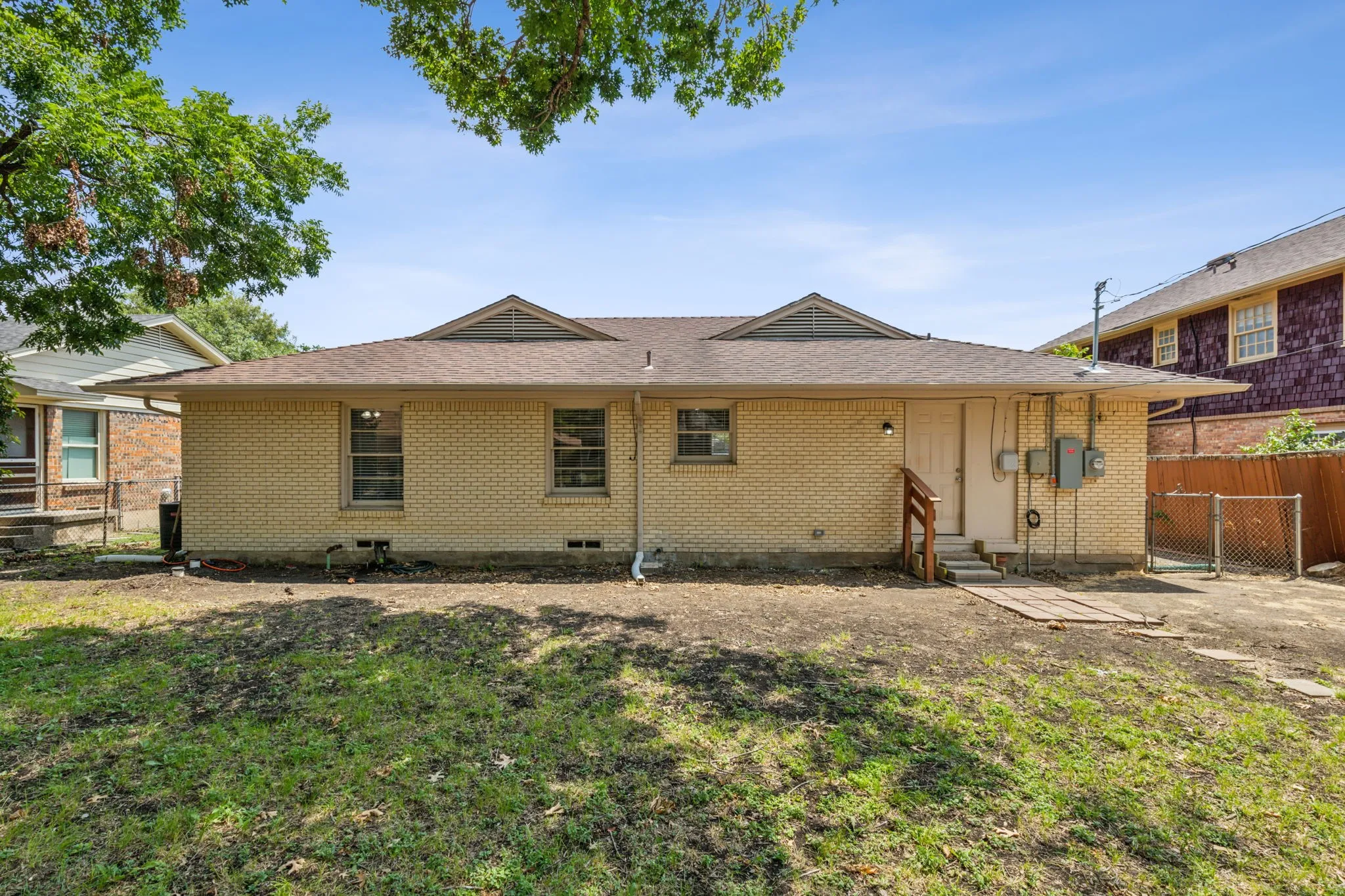 Single Family Residence For Rent in Dallas County , 628 Ridgedale Drive, Richardson, Texas 75080, 3 Bedroom, 2 Bathroom, 1 Garage spaces, 1,212 Sqft, built in 1955, mls#21337120, Real Estate Agent in Richardson, Homes For Rent in Dallas county, Homes For Rent in Richardson, Realtor in Richardson Texas, Real Estate Brokerage Independent Realty Texas, Luminita Cordes Realtor