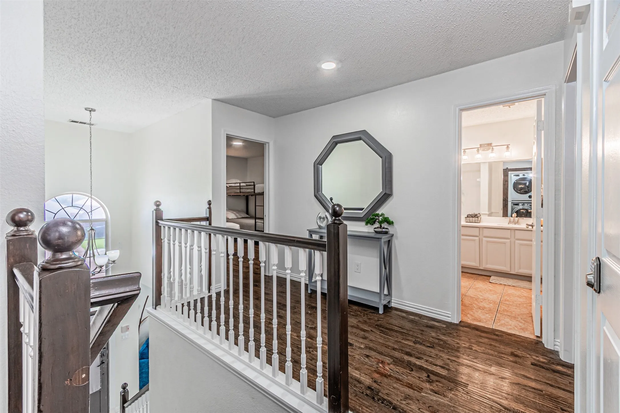 Single Family Residence For Sale in Dallas County , 5001 Worthing Drive, Garland, Texas 75043, 5 Bedroom, 4 Bathroom, 1 Garage spaces, 2,566 Sqft, built in 1996, mls#21337860, Real Estate Agent in Garland, Homes For Sale in Dallas county, Homes For Sale in Garland, Realtor in Garland Texas, Real Estate Brokerage Independent Realty Texas, Luminita Cordes Realtor