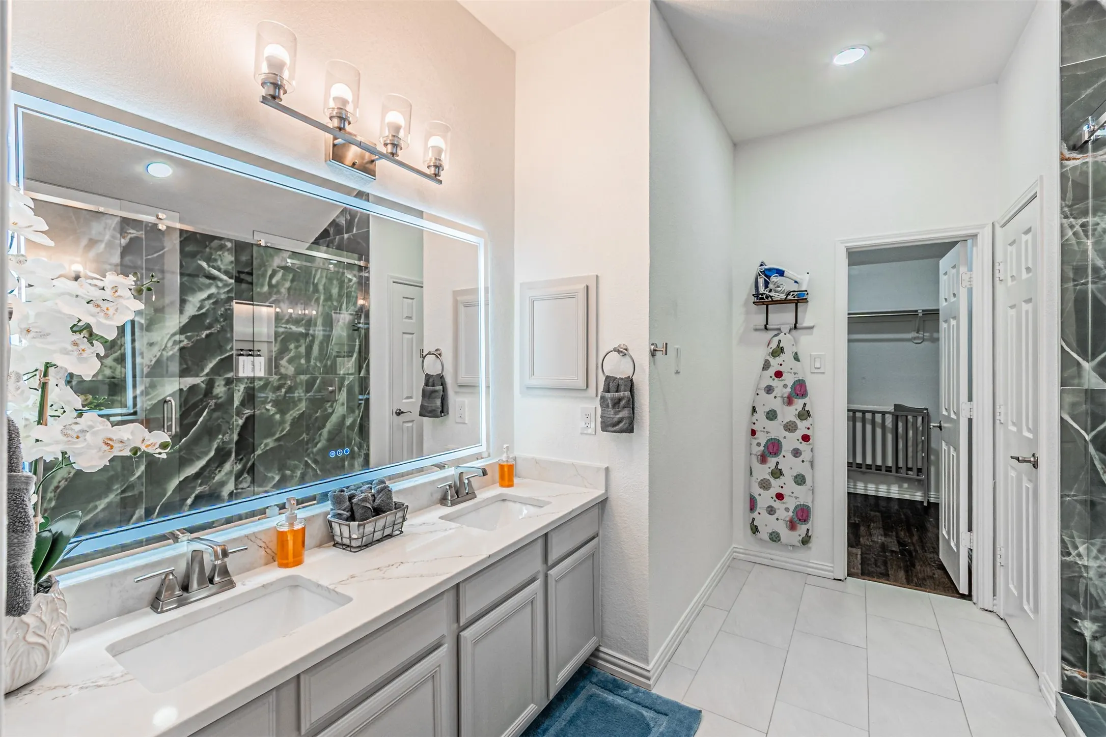 Single Family Residence For Sale in Dallas County , 5001 Worthing Drive, Garland, Texas 75043, 5 Bedroom, 4 Bathroom, 1 Garage spaces, 2,566 Sqft, built in 1996, mls#21337860, Real Estate Agent in Garland, Homes For Sale in Dallas county, Homes For Sale in Garland, Realtor in Garland Texas, Real Estate Brokerage Independent Realty Texas, Luminita Cordes Realtor