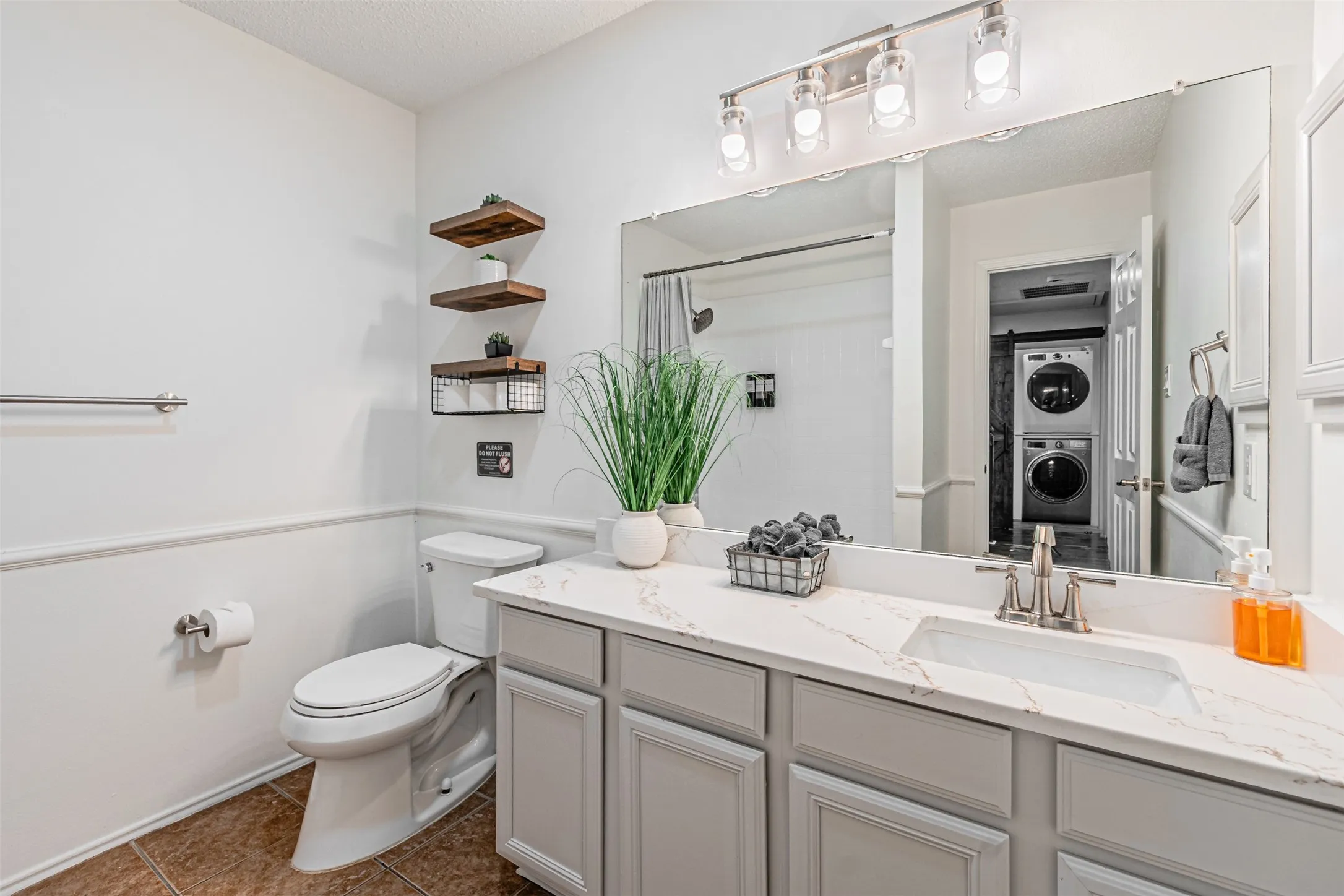 Single Family Residence For Sale in Dallas County , 5001 Worthing Drive, Garland, Texas 75043, 5 Bedroom, 4 Bathroom, 1 Garage spaces, 2,566 Sqft, built in 1996, mls#21337860, Real Estate Agent in Garland, Homes For Sale in Dallas county, Homes For Sale in Garland, Realtor in Garland Texas, Real Estate Brokerage Independent Realty Texas, Luminita Cordes Realtor