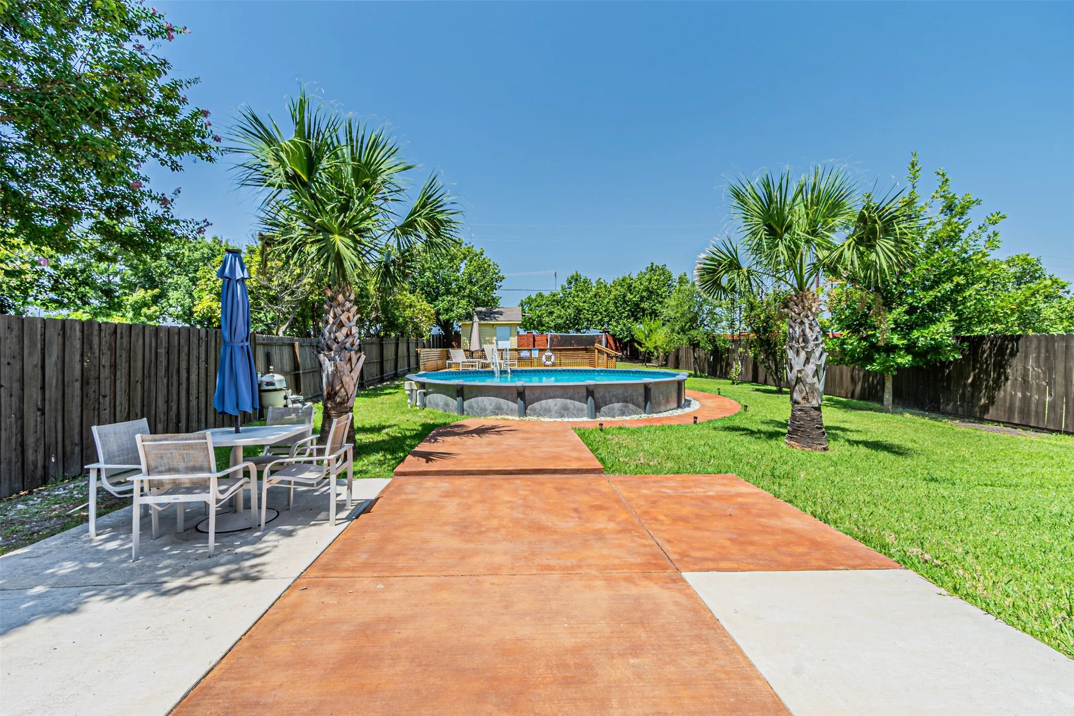 Single Family Residence For Sale in Dallas County , 5001 Worthing Drive, Garland, Texas 75043, 5 Bedroom, 4 Bathroom, 1 Garage spaces, 2,566 Sqft, built in 1996, mls#21337860, Real Estate Agent in Garland, Homes For Sale in Dallas county, Homes For Sale in Garland, Realtor in Garland Texas, Real Estate Brokerage Independent Realty Texas, Luminita Cordes Realtor