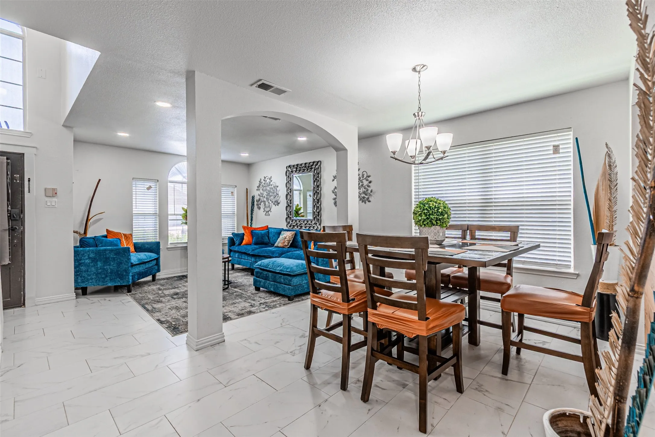 Single Family Residence For Sale in Dallas County , 5001 Worthing Drive, Garland, Texas 75043, 5 Bedroom, 4 Bathroom, 1 Garage spaces, 2,566 Sqft, built in 1996, mls#21337860, Real Estate Agent in Garland, Homes For Sale in Dallas county, Homes For Sale in Garland, Realtor in Garland Texas, Real Estate Brokerage Independent Realty Texas, Luminita Cordes Realtor