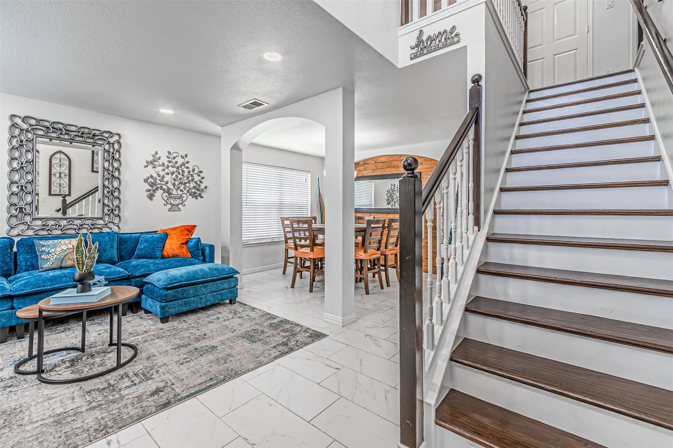 Single Family Residence For Sale in Dallas County , 5001 Worthing Drive, Garland, Texas 75043, 5 Bedroom, 4 Bathroom, 1 Garage spaces, 2,566 Sqft, built in 1996, mls#21337860, Real Estate Agent in Garland, Homes For Sale in Dallas county, Homes For Sale in Garland, Realtor in Garland Texas, Real Estate Brokerage Independent Realty Texas, Luminita Cordes Realtor