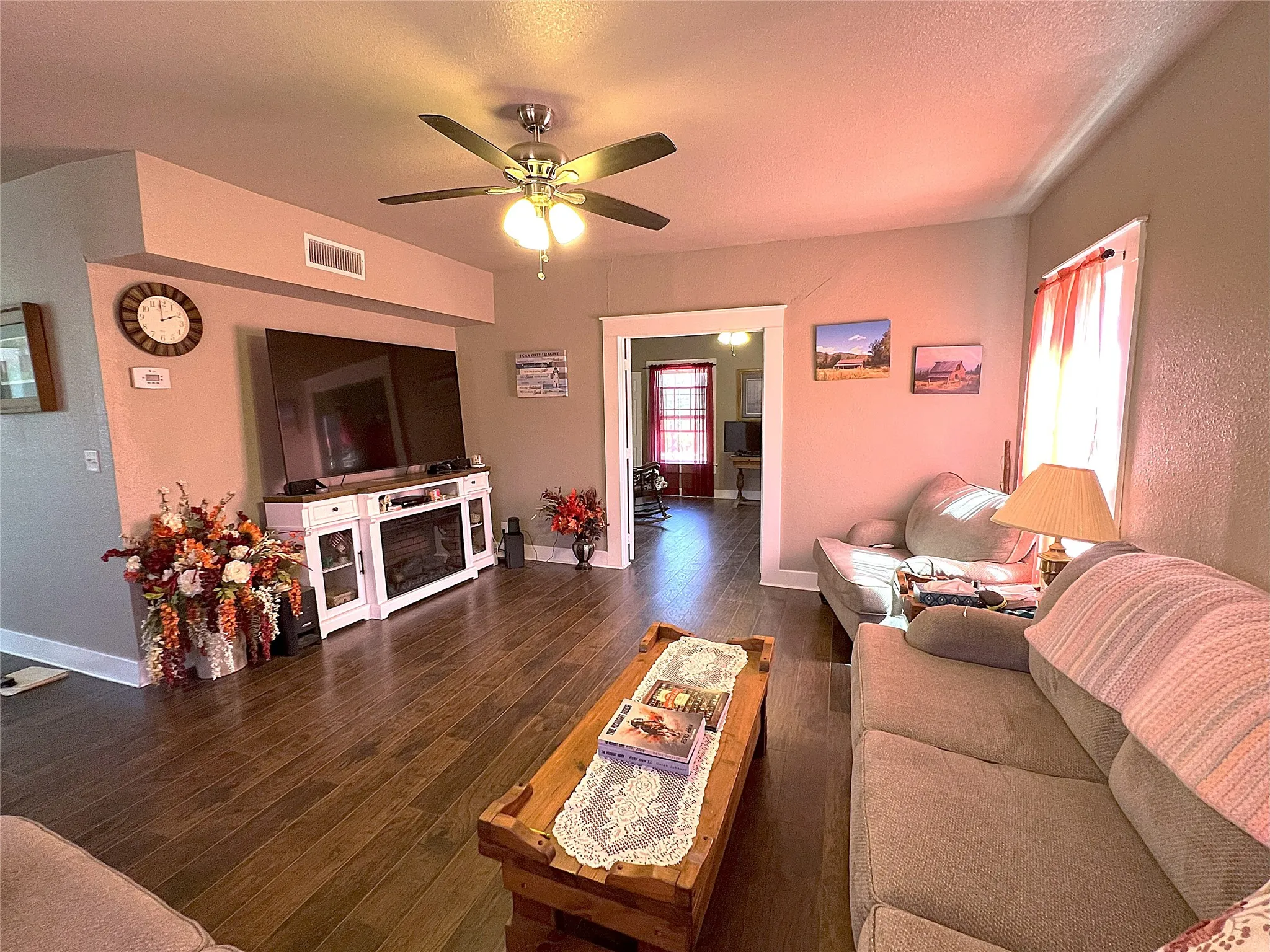 Single Family Residence For Sale in Cooke County , 1447 County Road 189, Gainesville, Texas 76240, 3 Bedrooms, 3 Bathrooms, 2 Garage spaces, 2,426 Sqft, built in 1991, Price $380,000, mls#21337785, Real Estate Agent in Gainesville, Homes For Sale in Cooke county, Homes For Sale in Gainesville, Realtor in Gainesville Texas, Real Estate Brokerage Independent Realty Texas, Luminita Cordes Realtor