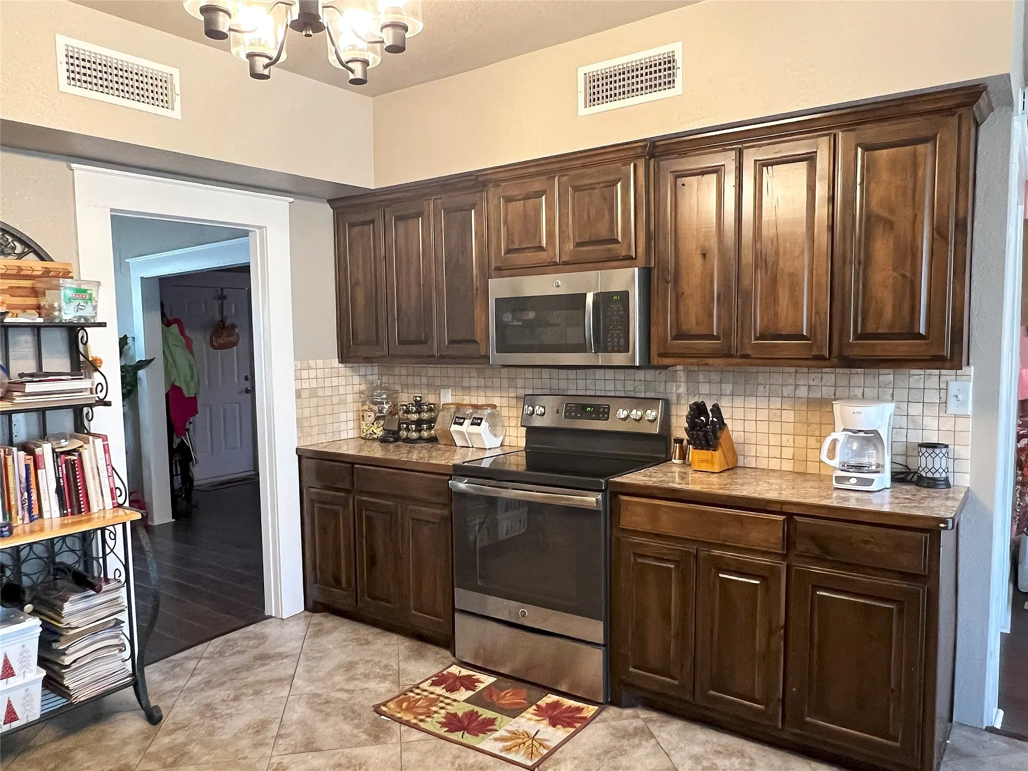 Single Family Residence For Sale in Cooke County , 1447 County Road 189, Gainesville, Texas 76240, 3 Bedrooms, 3 Bathrooms, 2 Garage spaces, 2,426 Sqft, built in 1991, Price $380,000, mls#21337785, Real Estate Agent in Gainesville, Homes For Sale in Cooke county, Homes For Sale in Gainesville, Realtor in Gainesville Texas, Real Estate Brokerage Independent Realty Texas, Luminita Cordes Realtor