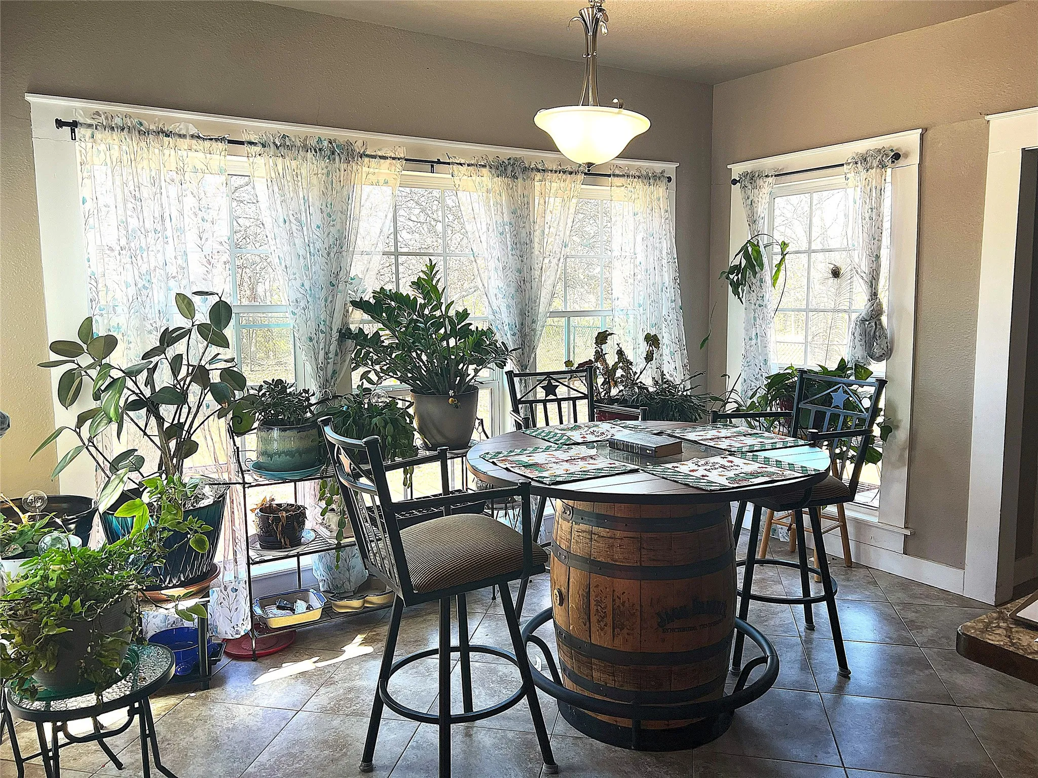 Single Family Residence For Sale in Cooke County , 1447 County Road 189, Gainesville, Texas 76240, 3 Bedrooms, 3 Bathrooms, 2 Garage spaces, 2,426 Sqft, built in 1991, Price $380,000, mls#21337785, Real Estate Agent in Gainesville, Homes For Sale in Cooke county, Homes For Sale in Gainesville, Realtor in Gainesville Texas, Real Estate Brokerage Independent Realty Texas, Luminita Cordes Realtor