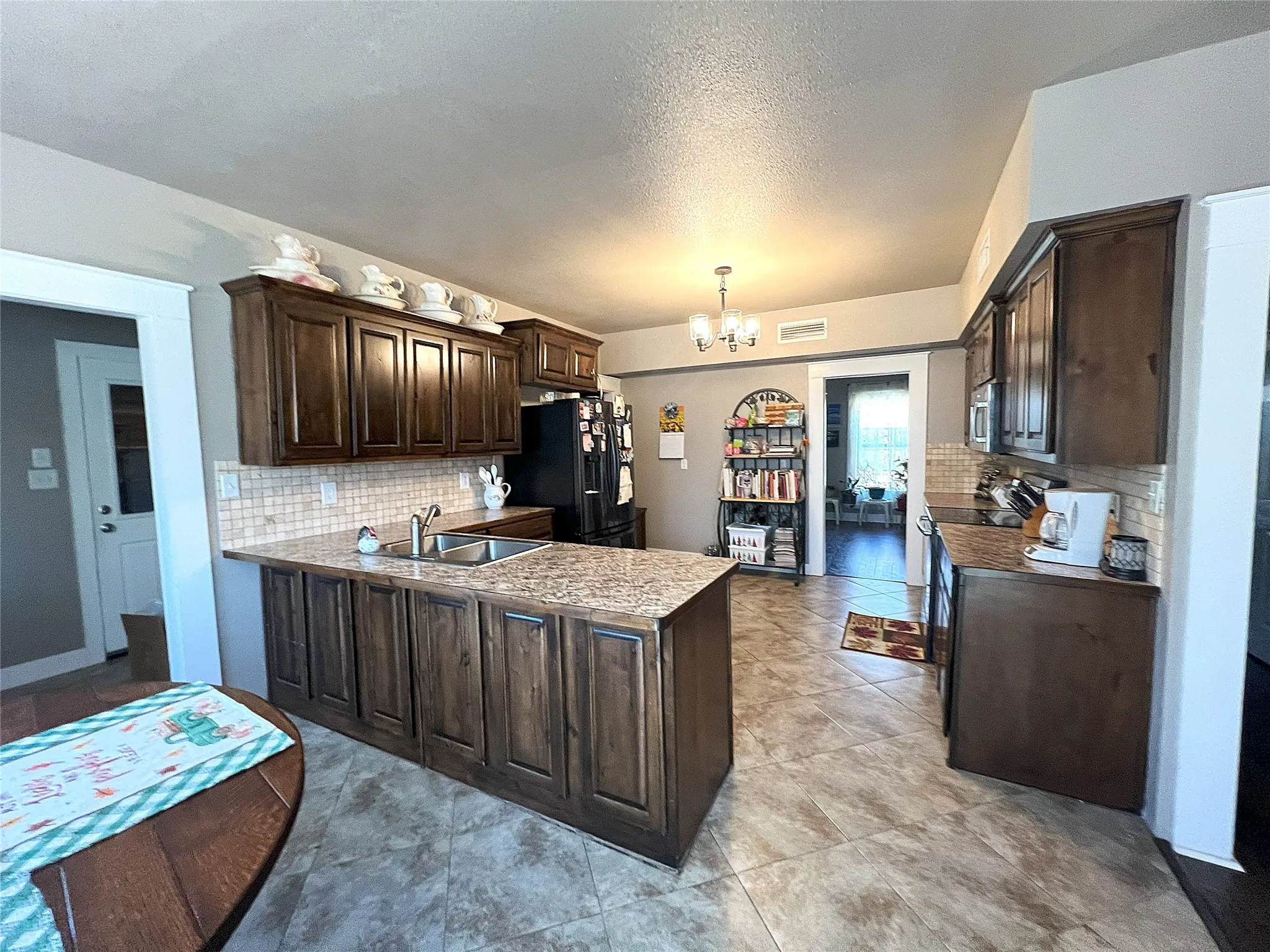 Single Family Residence For Sale in Cooke County , 1447 County Road 189, Gainesville, Texas 76240, 3 Bedrooms, 3 Bathrooms, 2 Garage spaces, 2,426 Sqft, built in 1991, Price $380,000, mls#21337785, Real Estate Agent in Gainesville, Homes For Sale in Cooke county, Homes For Sale in Gainesville, Realtor in Gainesville Texas, Real Estate Brokerage Independent Realty Texas, Luminita Cordes Realtor