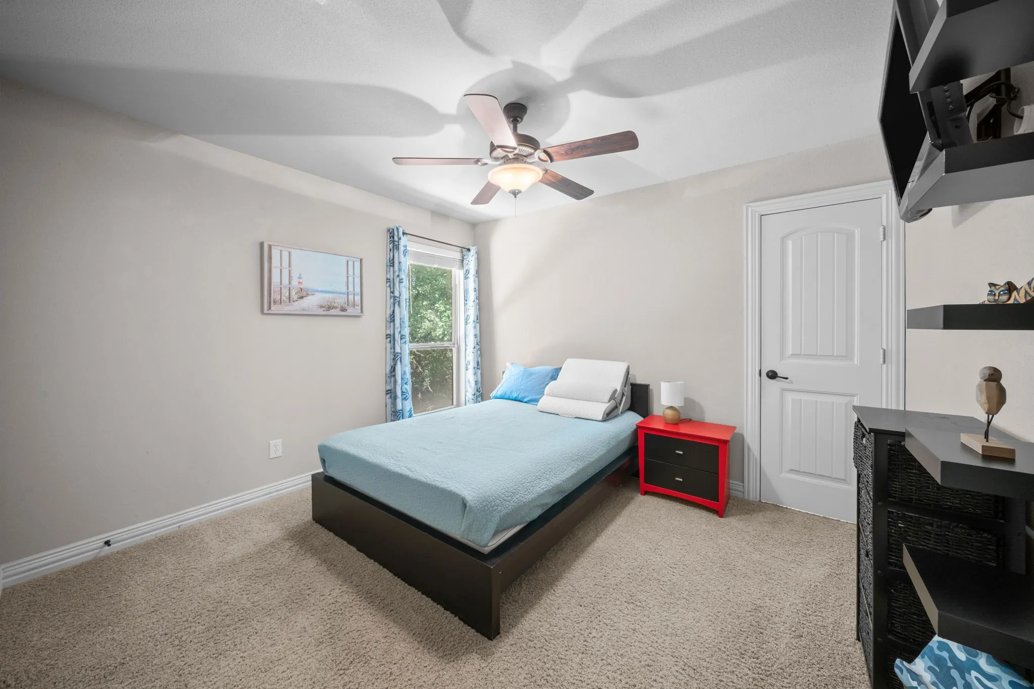 Secondary bedroom shares Jack and Jill bath with other bedroom.